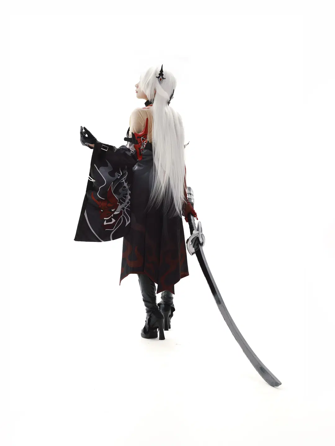 [Acheron Cosplay] Honkai: Star Rail Acheron Shoot: Cool Allure and Lethal Austerity in a White Studio by 秋风今天不修图 - Image 5