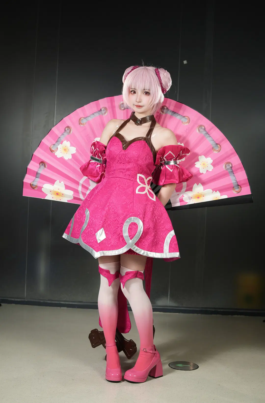 【小喬コスプレ】『オナー・オブ・キングス』ピンクのドレスと巨大な扇子が織りなす愛らしい輝き - 没药了（无流量版 - 2枚目