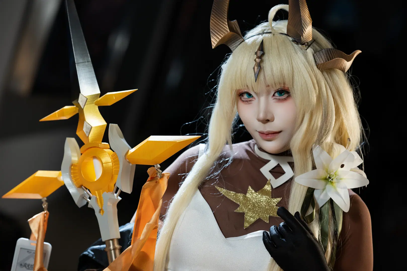 [Reed the Flame Shadow cosplay] Arknights convention photos, the texture of the staff in hand is truly faithful to the original by 花花花花花凉 - Image 3