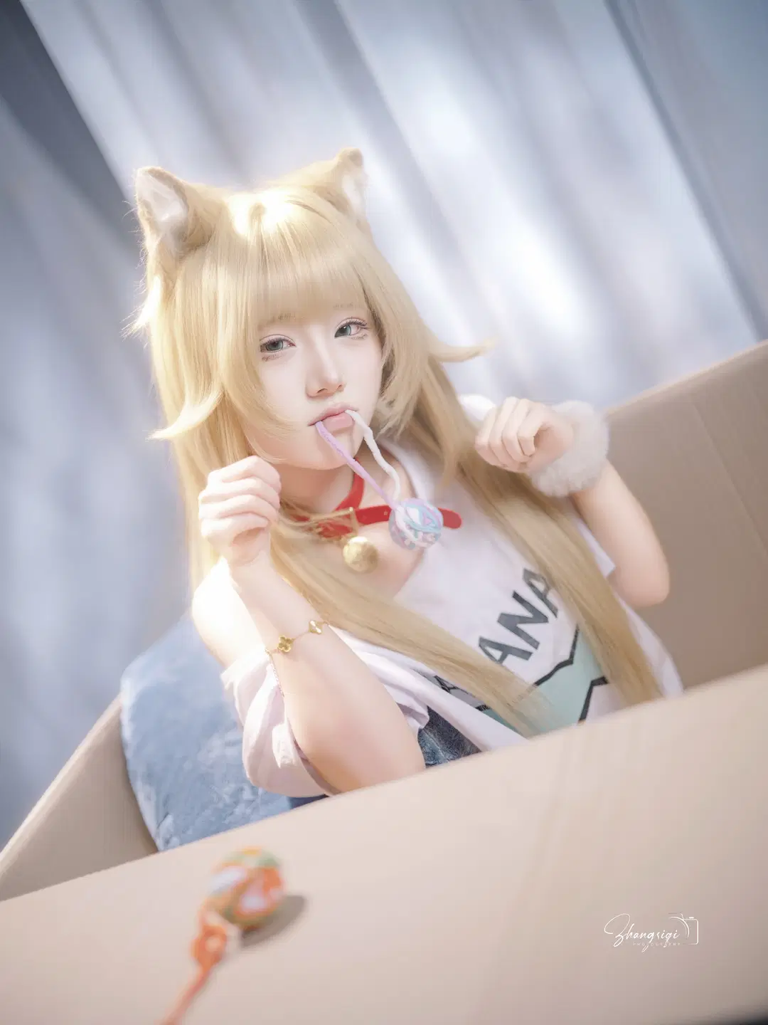 【黃豆粉貓娘cos】紙箱裡抱著魚的白色絲襪貓貓 - 坏坏孩子琦 - 第5張