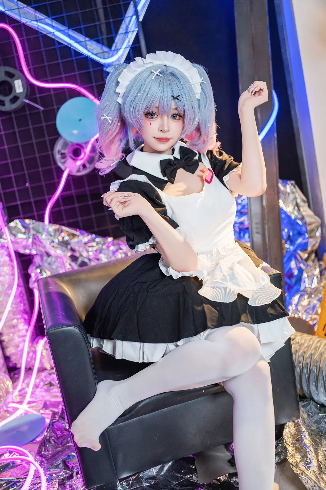 コスプレ, サイバーパンク, メイド服, 白ストッキング, 初音ミクコスプレ