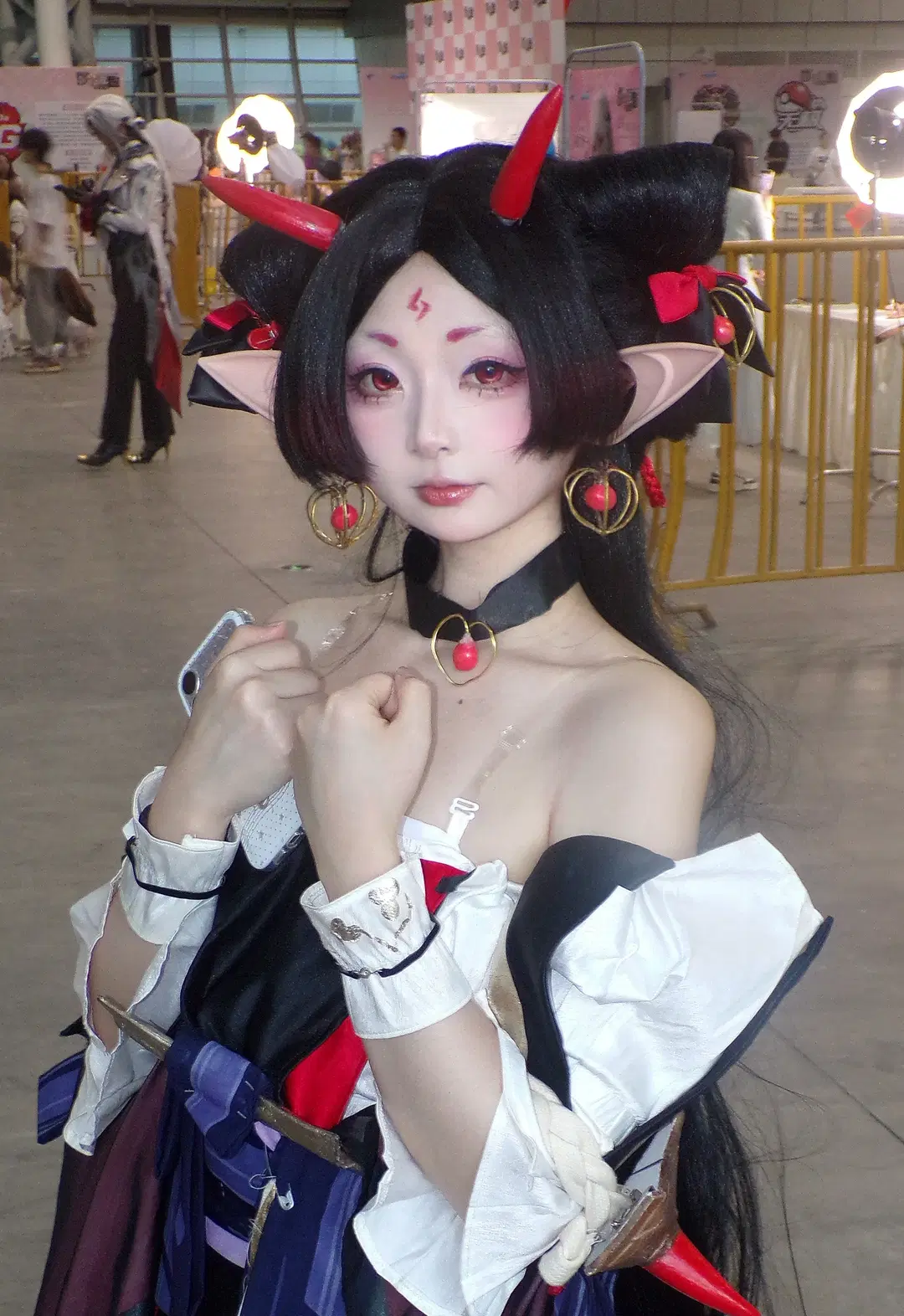 【吸血姬cos】阴阳师暗黑系少女，细节拉满的妆造分享