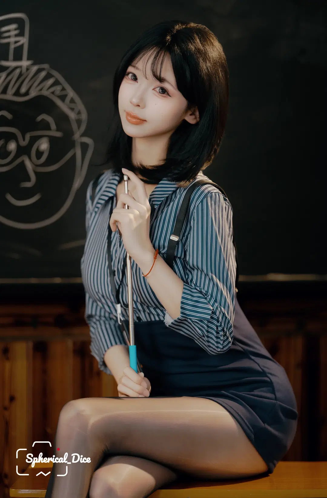 教室里的条纹衬衫与黑丝，今天讲什么 - 圆形骰子 - 第2张