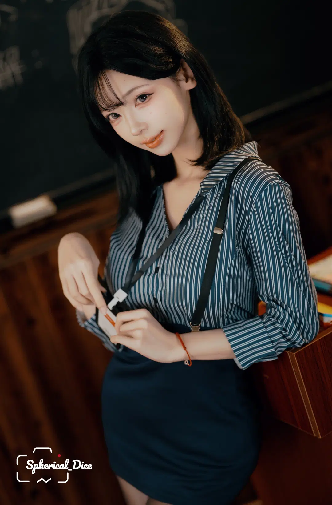 教室里的条纹衬衫与黑丝，今天讲什么 - 圆形骰子 - 第4张