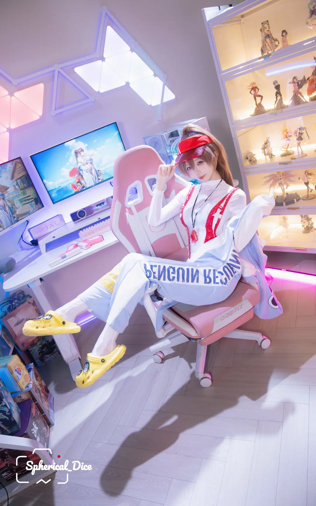 【玛律恰娜cos】胜利女神NIKKE的夏日海防线 - 圆形骰子 - 第3张