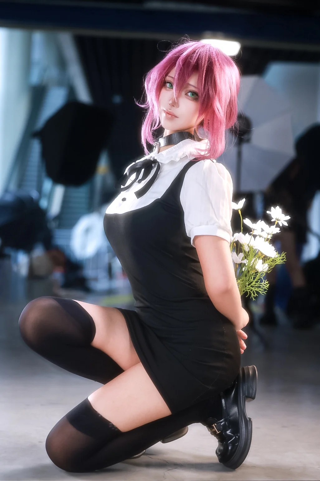 【レゼ コスプレ】チェンソーマン イベント写真：ピンクのショートヘアと黒いスカートのスタジオ記録 - 秋枫 Fynne Photo - 2枚目