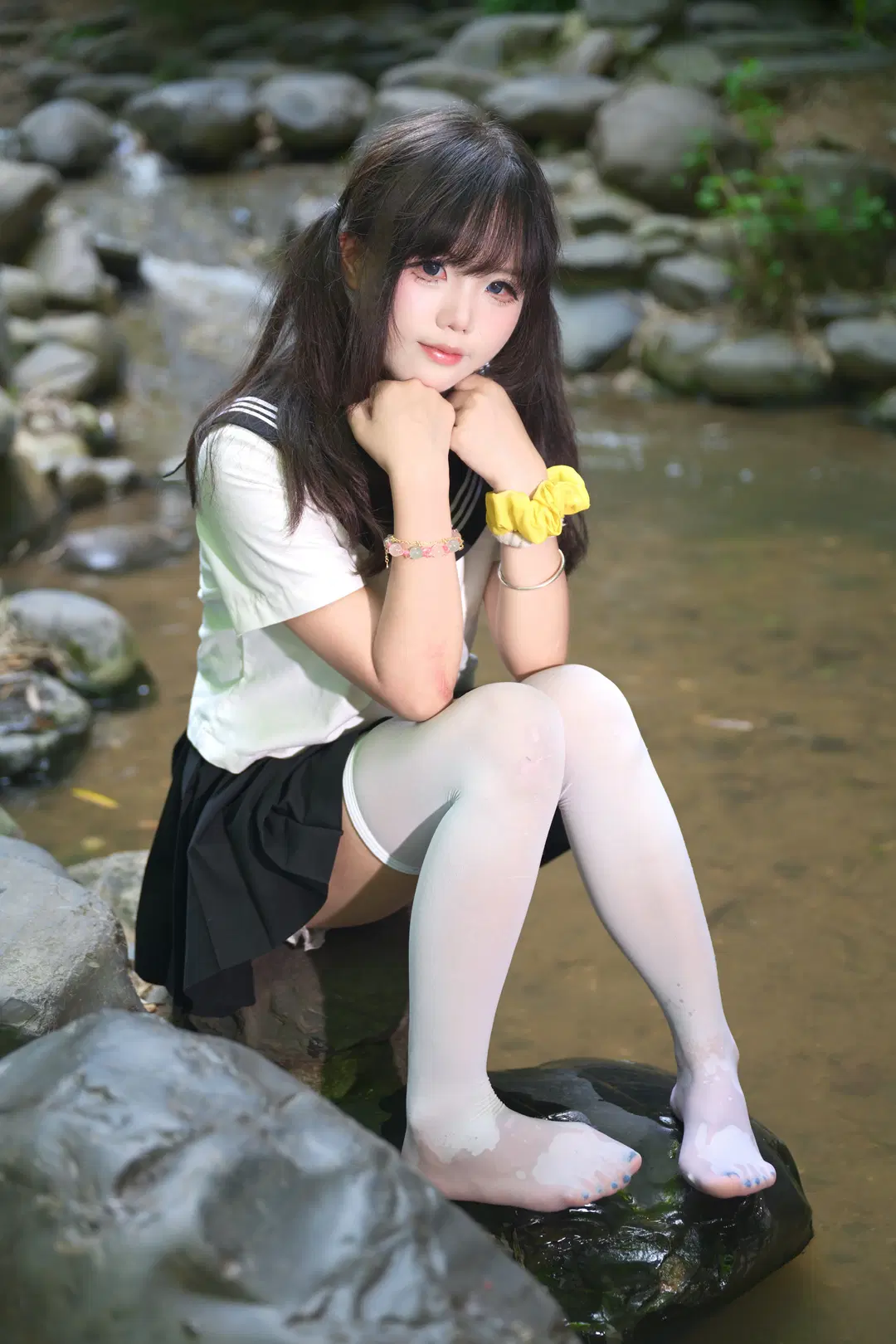 渓流撮影のJK制服少女：白ストッキングと緑のソーダの涼しげな衝突（サマーフィルム） - 暃暃公主 - 2枚目
