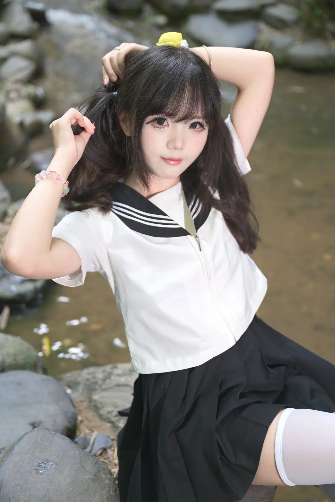 渓流撮影のJK制服少女：白ストッキングと緑のソーダの涼しげな衝突（サマーフィルム） - 暃暃公主 - 4枚目