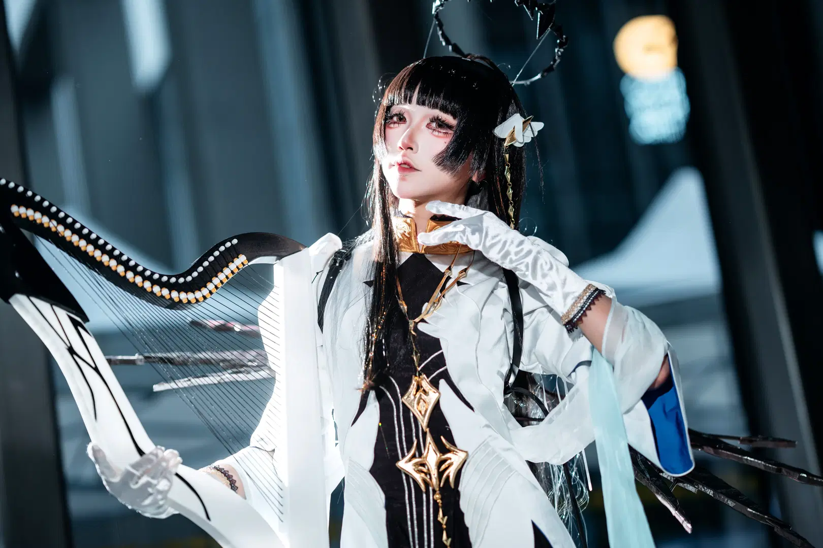 [Arknights cosplay] CICF Convention Live Recap: The Collision of Black, White, Gold Aesthetics and the Harp by zbw-满满满满 - Image 2