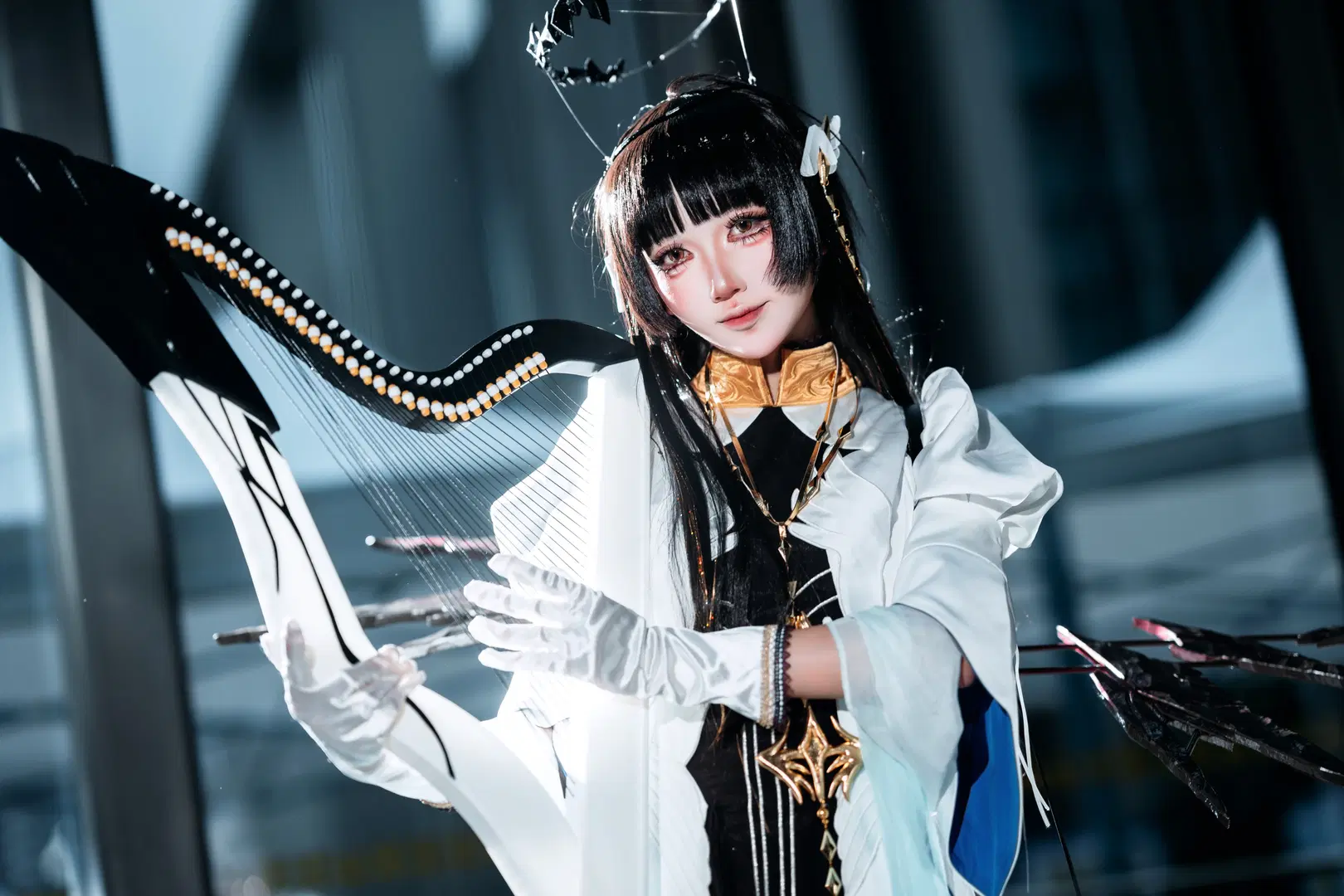 [Arknights cosplay] CICF Convention Live Recap: The Collision of Black, White, Gold Aesthetics and the Harp by zbw-满满满满 - Image 5
