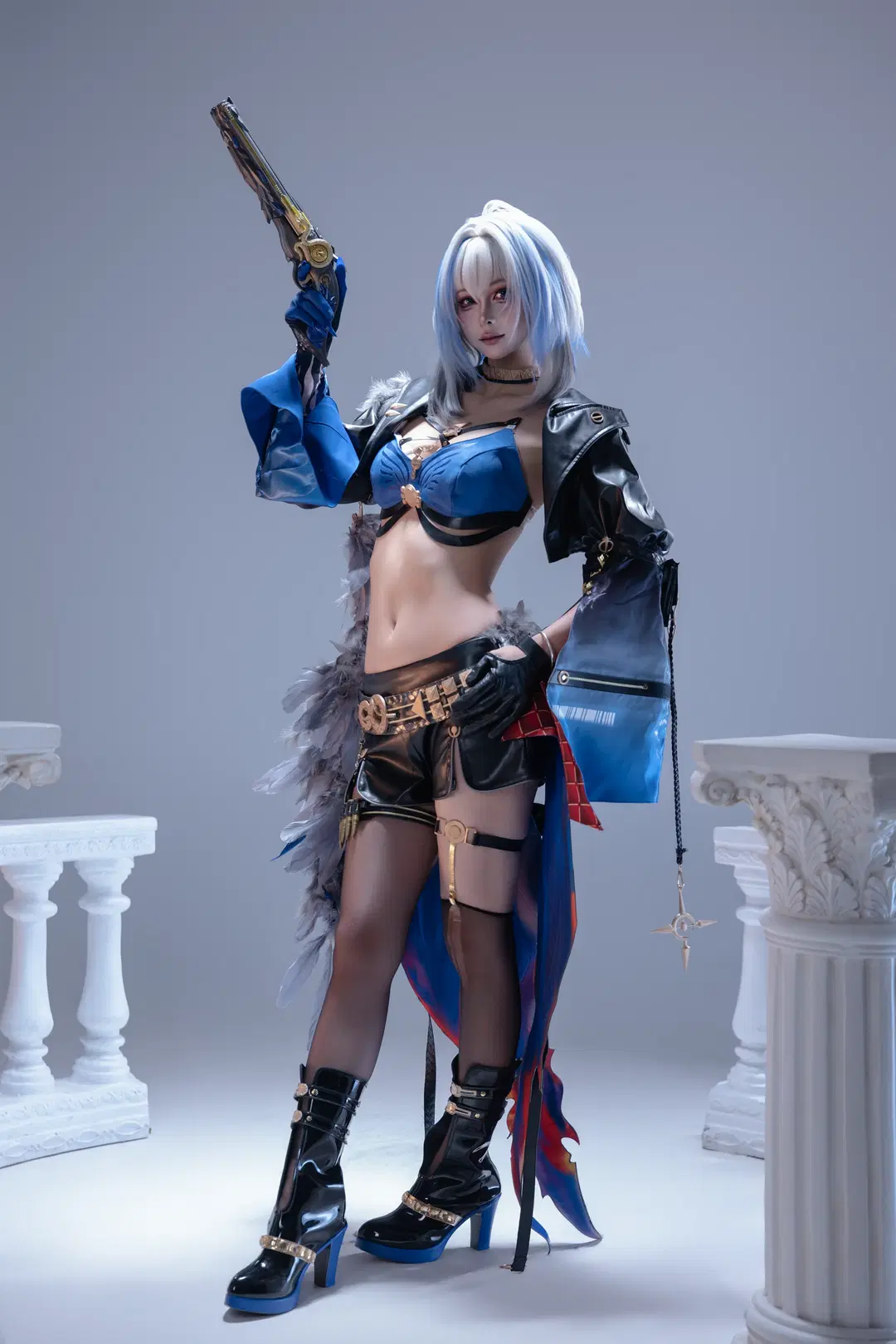【嘉贝莉娜cos】鸣潮里的皮衣女枪手