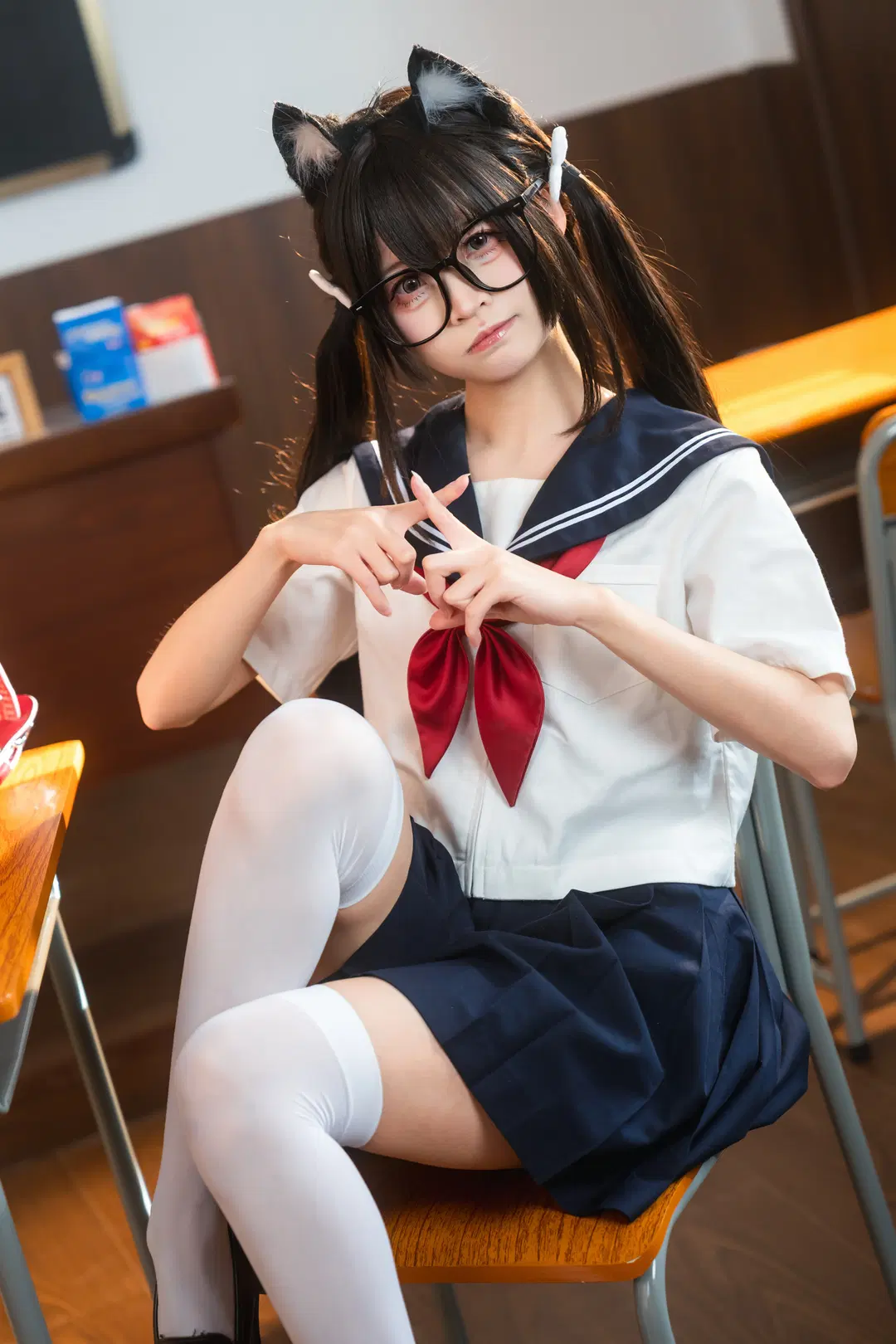 校园风, 元气少女, jk制服, 教室拍照, 白丝袜