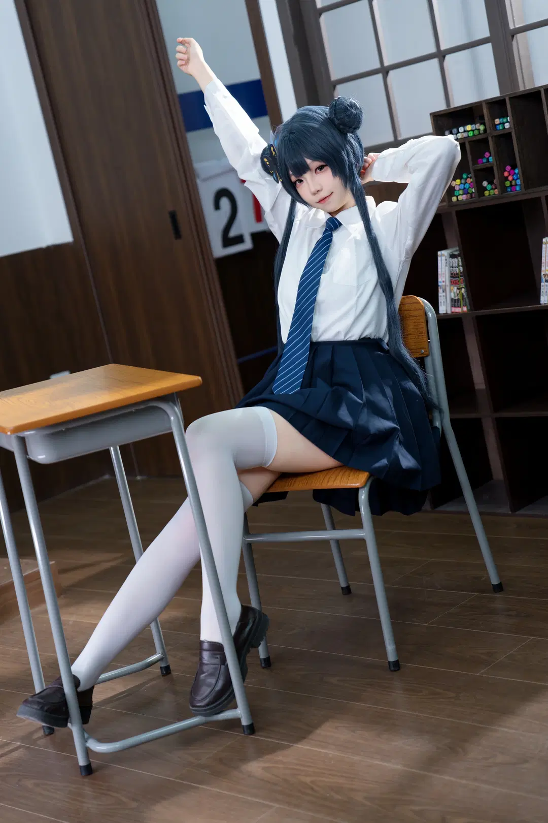 妃咲cos, 碧蓝档案, 白丝, jk制服, 教室写真
