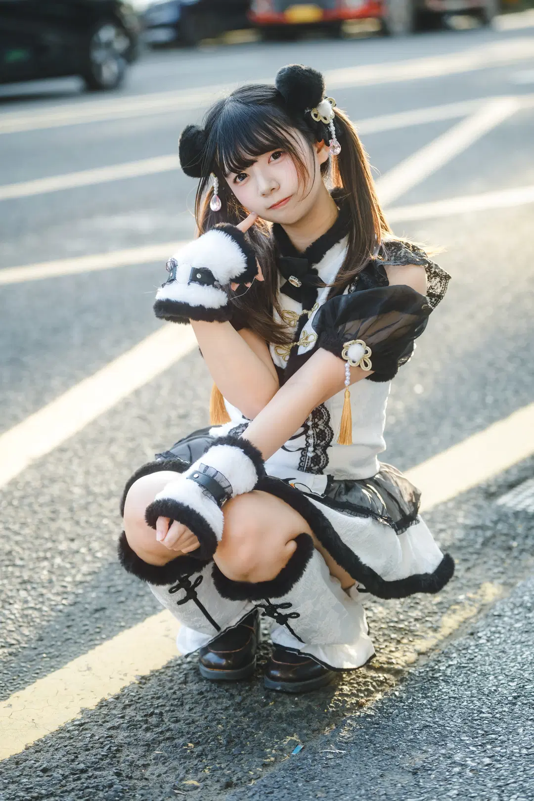 Panda Cheongsam Convention Return Photos: This Black & White Plush Outfit is Stunning by 小红帽 - Image 2