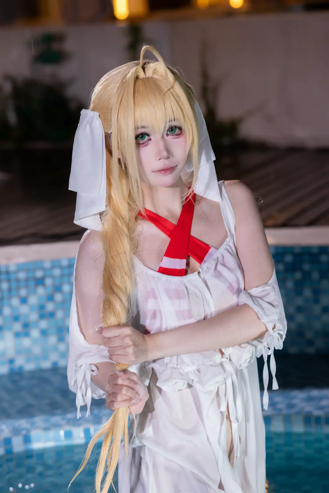 [Nero Cosplay] Fate/Grand Order Poolside photoshoot wet white veil, red and white color scheme is amazing by 檜名乃Hinano - Image 4