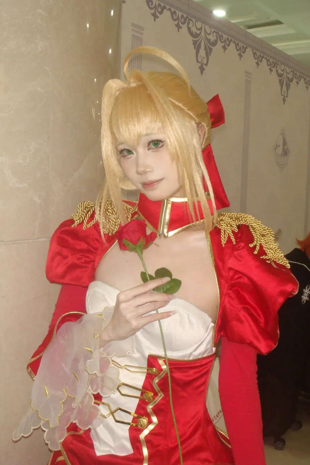 【ネロ コスプレ】Fate/Grand Orderの赤いドレスのコスプレ少女暴君スタイリング - 檜名乃Hinano - 2枚目