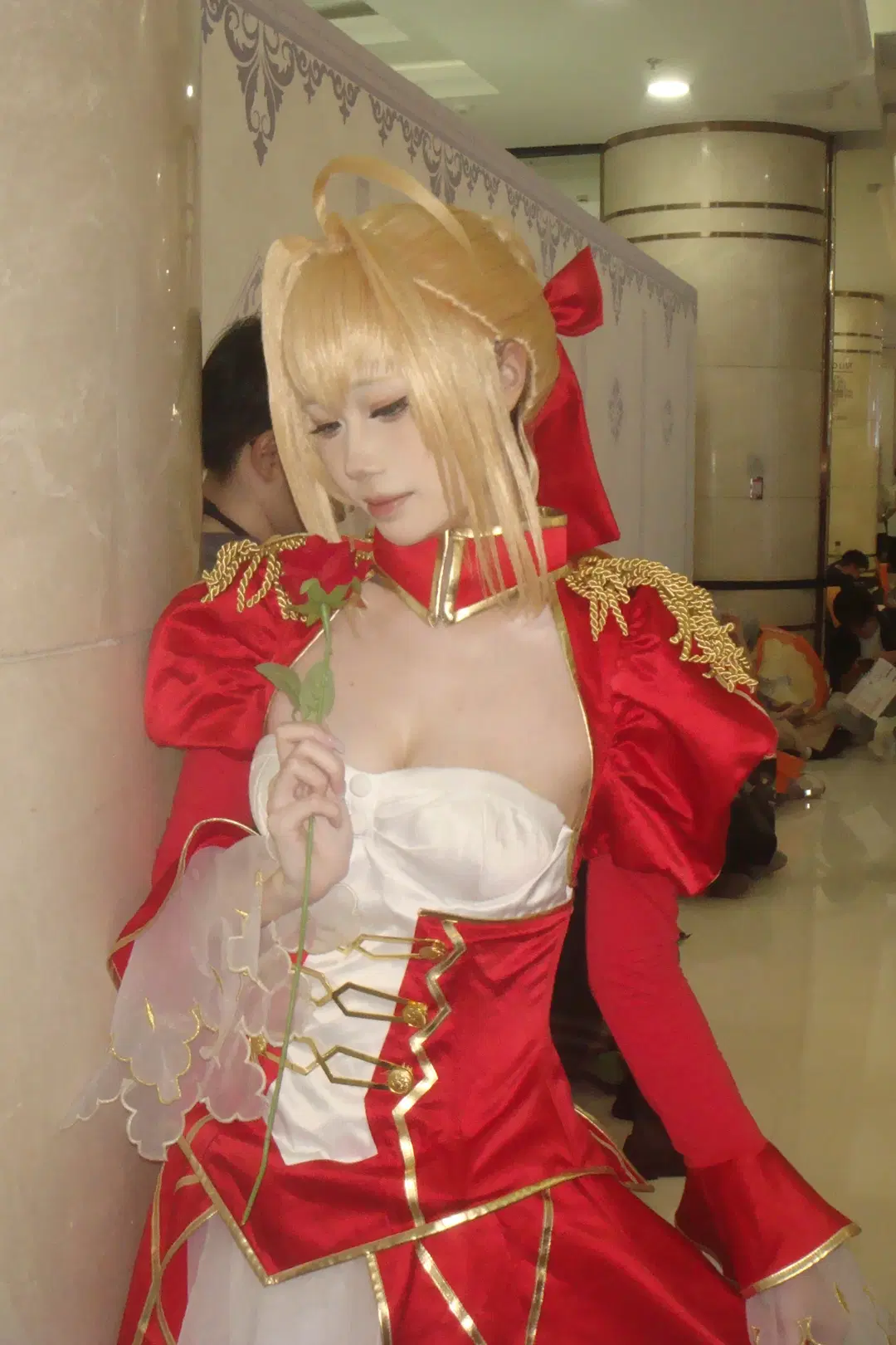 【ネロ コスプレ】Fate/Grand Orderの赤いドレスのコスプレ少女暴君スタイリング - 檜名乃Hinano - 3枚目
