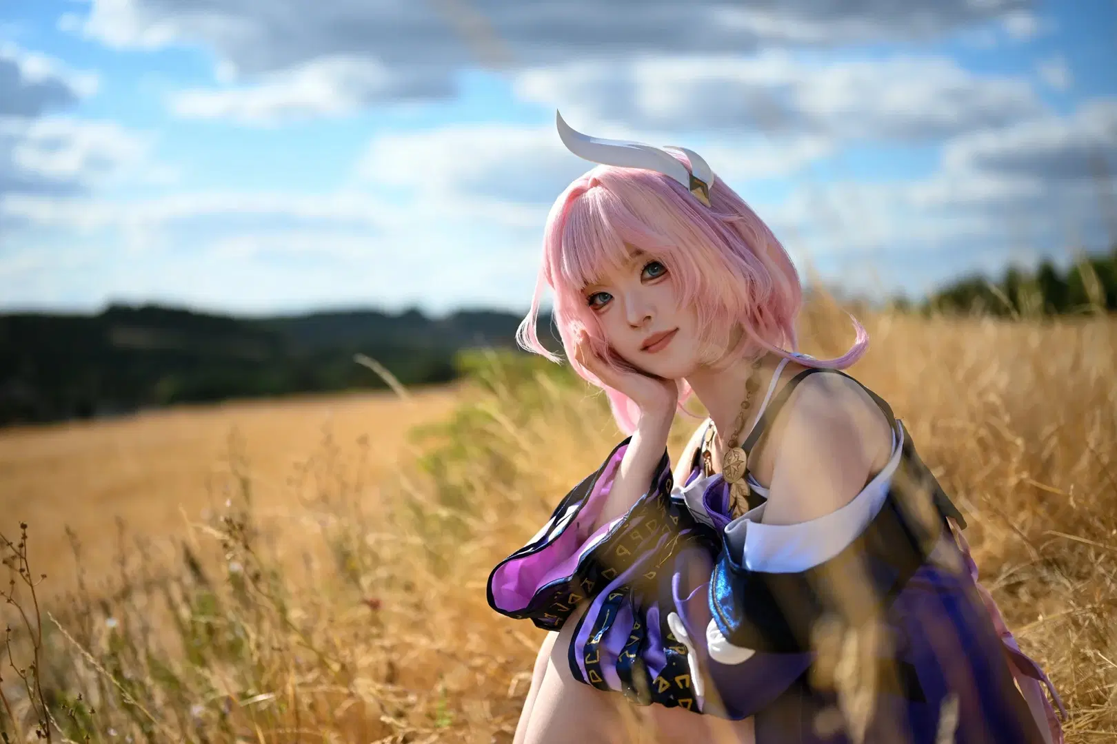 昔涟cos, 崩坏星穹铁道, 二次元cosplay, 紫色系穿搭, 伦敦外景拍摄