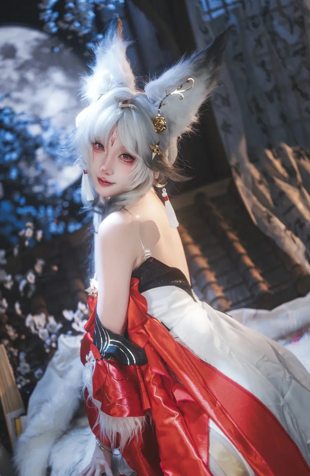 【心月狐cos】鳴潮心月狐，月下紅妝與狐耳白髮的碰撞 - 是夙卿呀 - 第4張