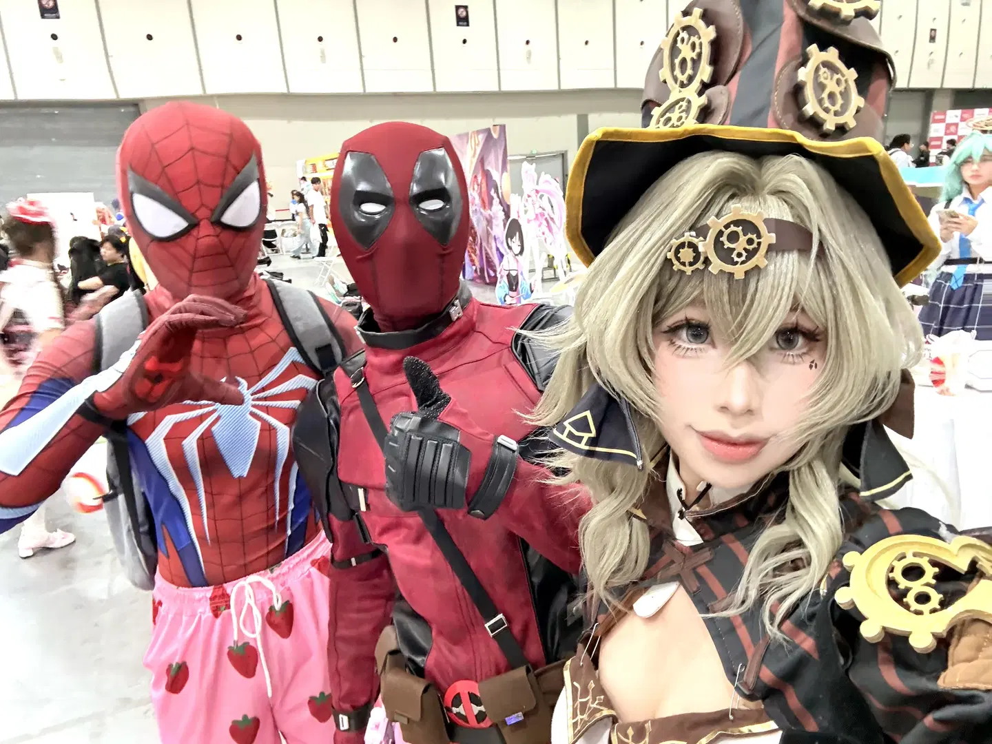 [Vill-V cosplay] Taking photos with cosplayers at conventions big success by 好想吃饭 - Image 3