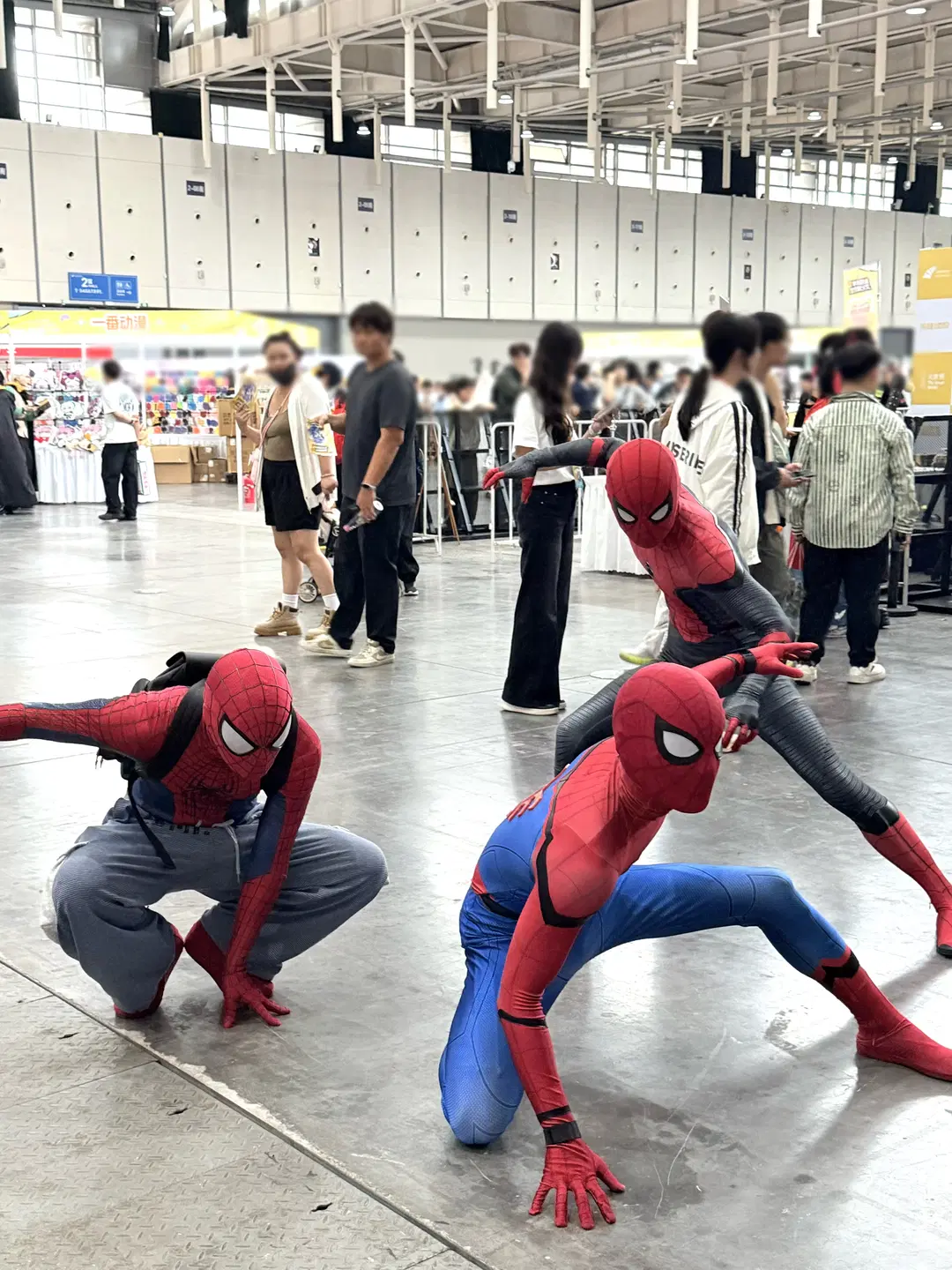 [Vill-V cosplay] Taking photos with cosplayers at conventions big success by 好想吃饭 - Image 4