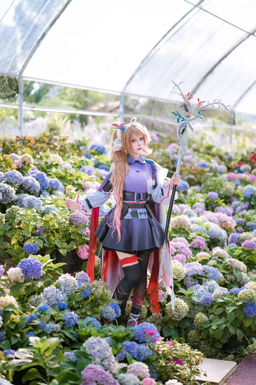 [Eyjafjalla the Hvít Aska cosplay] Arknights gentle encounter in a sea of flowers by 一千零一问 - Image 4