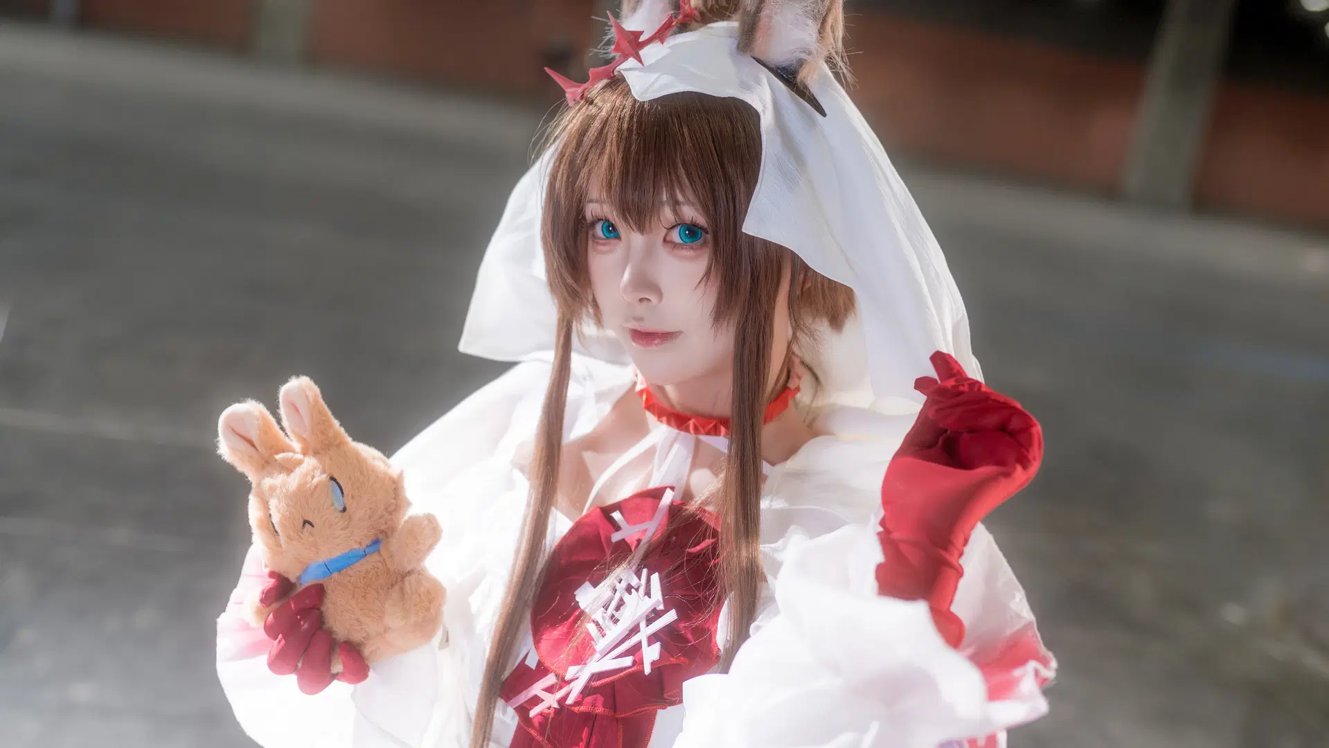 [Amiya cosplay] Arknights Harper's BAZAAR Bunny: Convention Photo Log by 一千零一问 - Image 3
