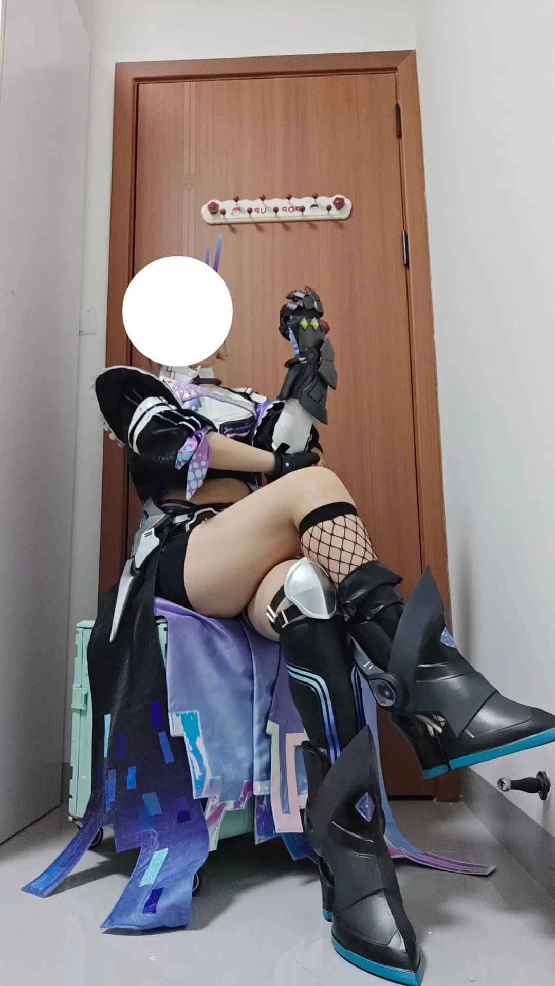[Silver Wolf Lv999 cosplay] Fitting Experience: Props Packed with Nuance, but the Cut Runs Small