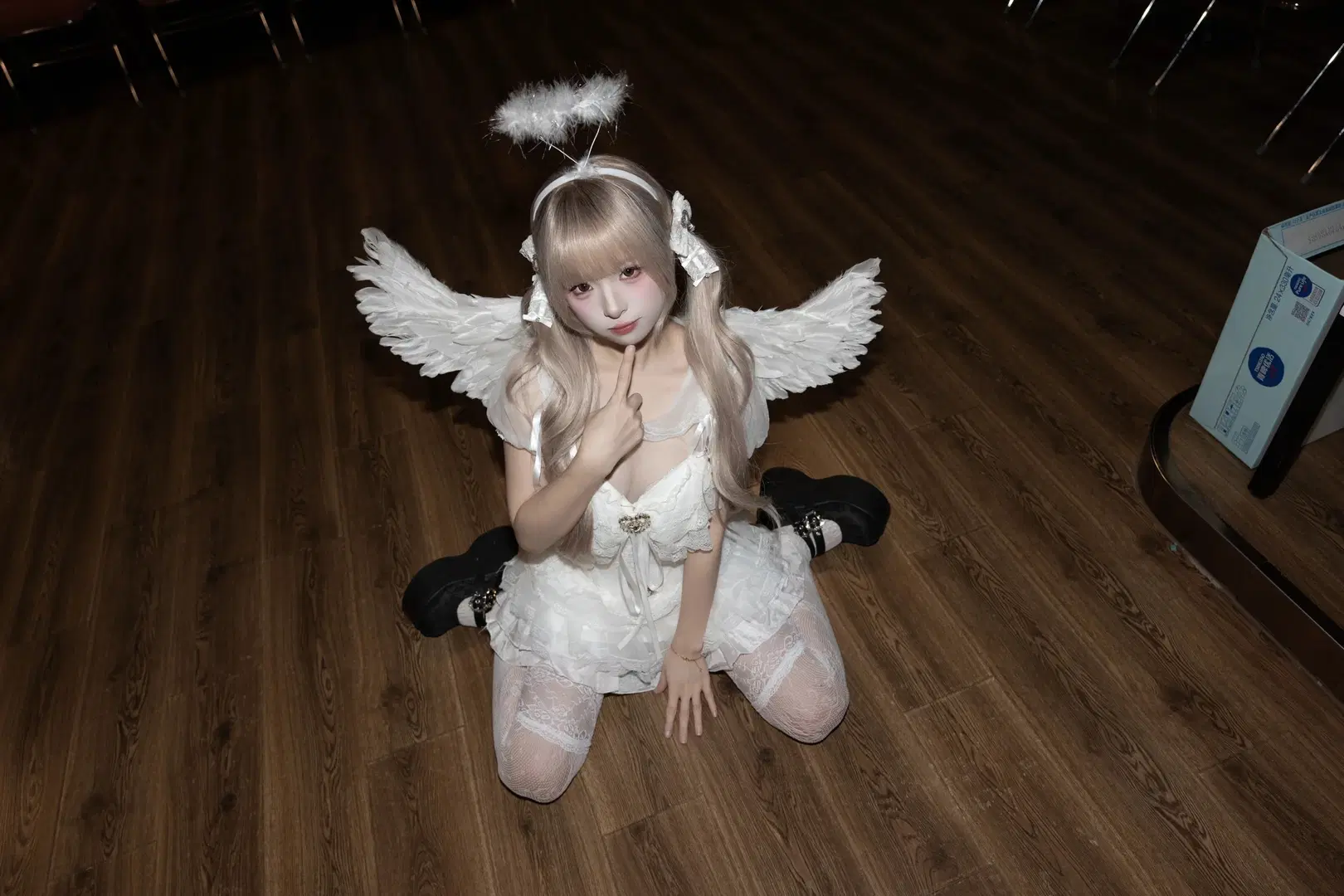 Pure white angel styling studio portrait: The divine sense of feathered wings and white lace stockings by 无糖可乐 - Image 4