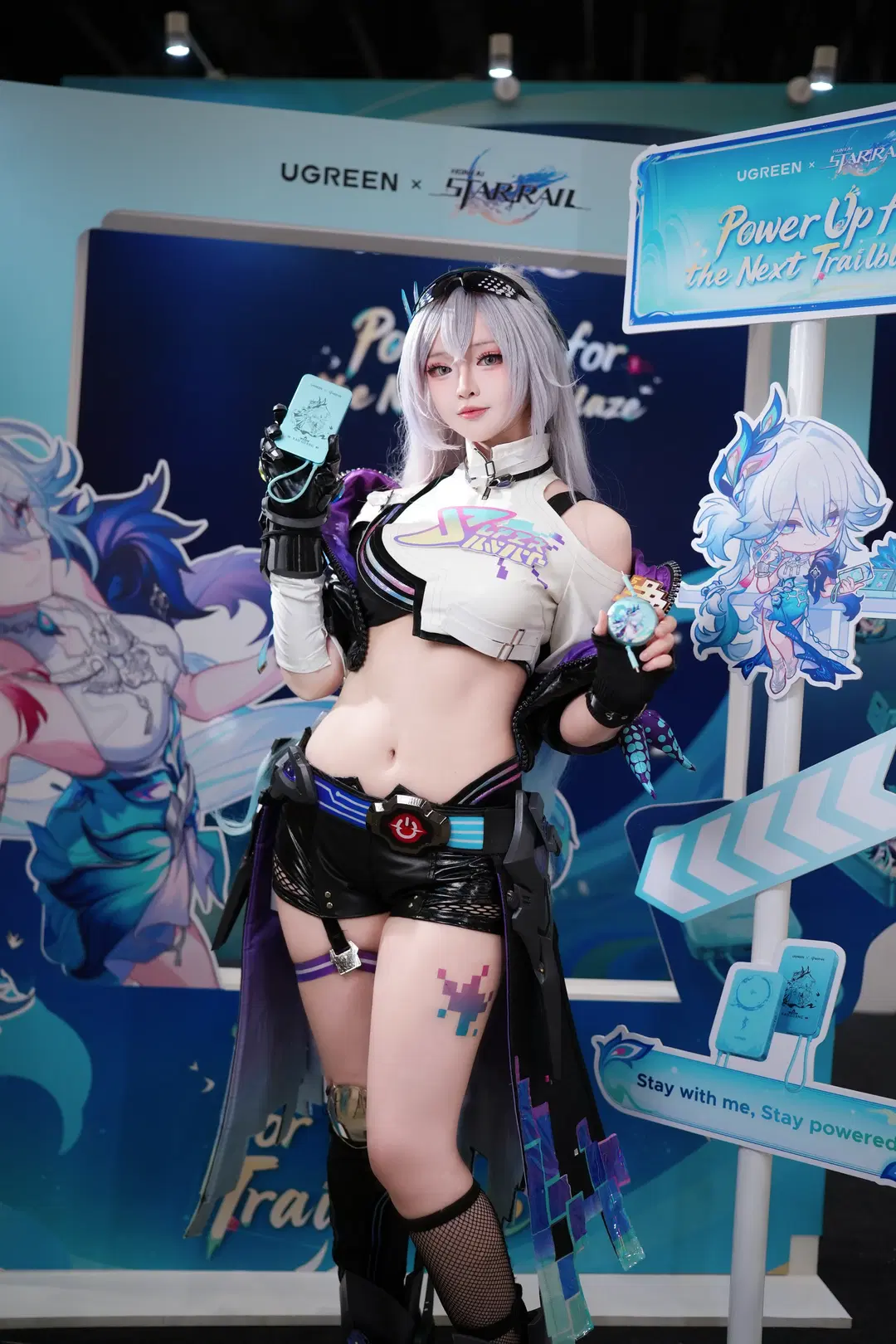 Convention photos, Techwear outfit, Silver hair cosplay, Cyberpunk style cosplay, fishnet stockings styling