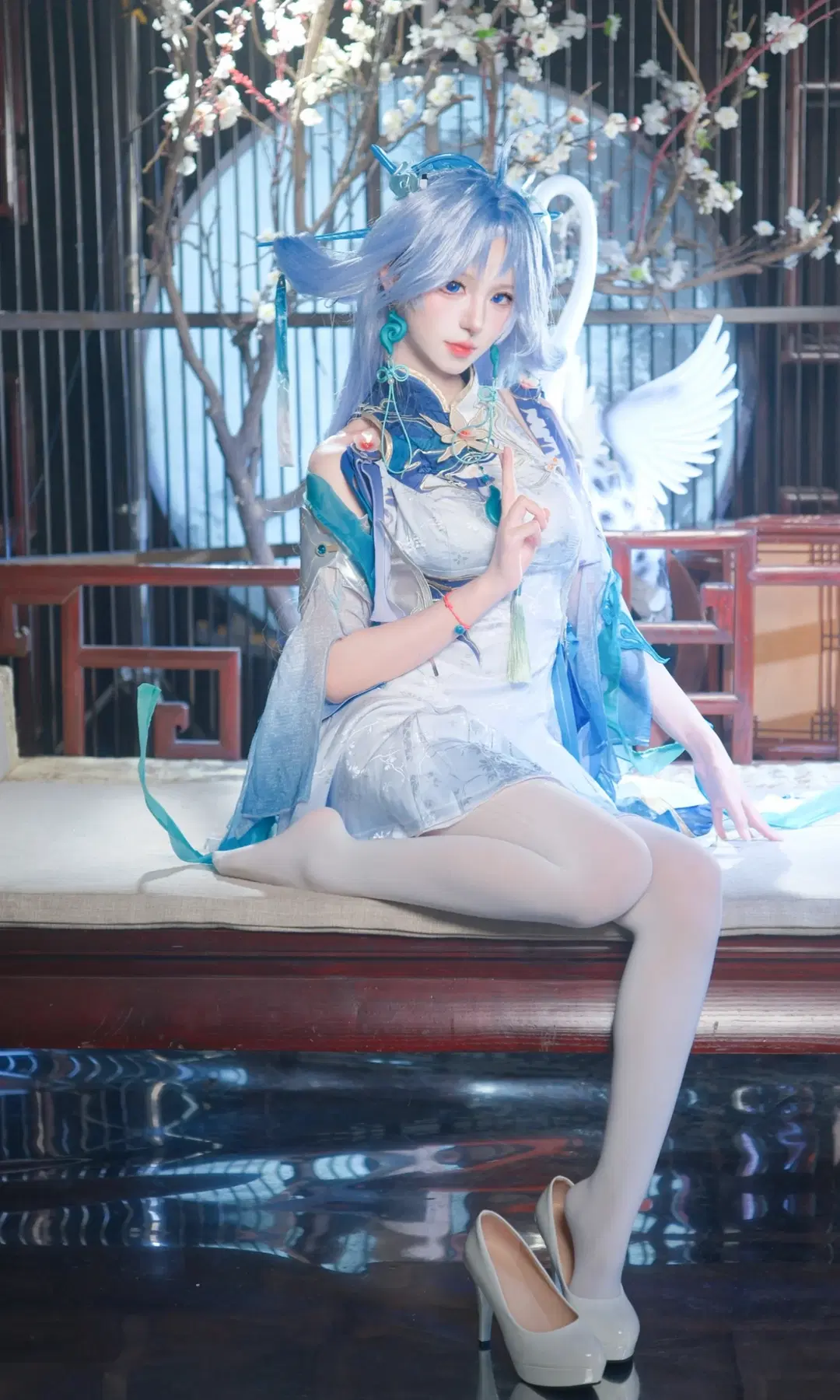 【清宵コスプレ】『鳴潮』師尊の蒼白国風スタイル撮影記録：清廉なる剣影の記憶