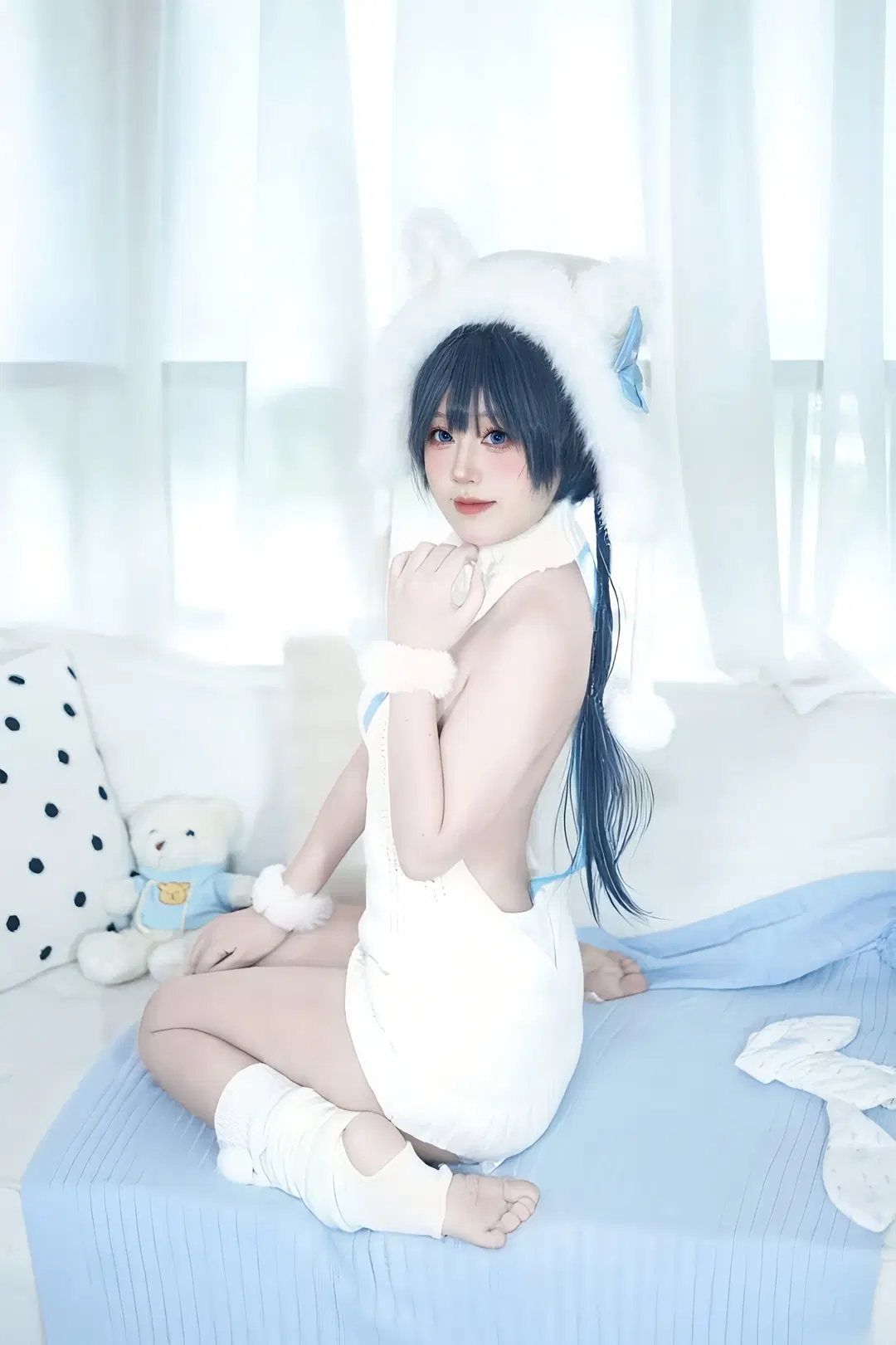 蔚蓝档案, 妃咲cos, 二次元cosplay, 猫耳毛绒帽, 白色露背连体衣