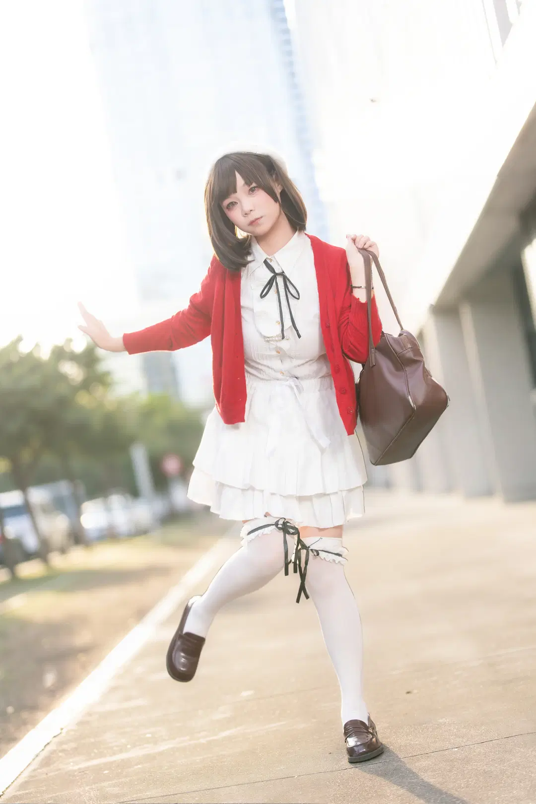 [Megumi Kato Cosplay] Background Heroine Megumi Kato: This Red Cardigan and White Tights Outfit Is Truly Everyday Casual by 喵蛋poi🐾 - Image 3