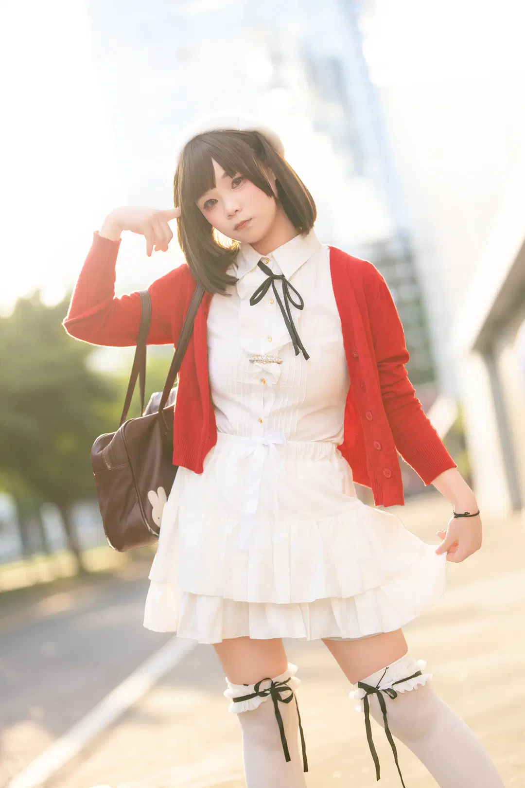 [Megumi Kato Cosplay] Background Heroine Megumi Kato: This Red Cardigan and White Tights Outfit Is Truly Everyday Casual by 喵蛋poi🐾 - Image 4