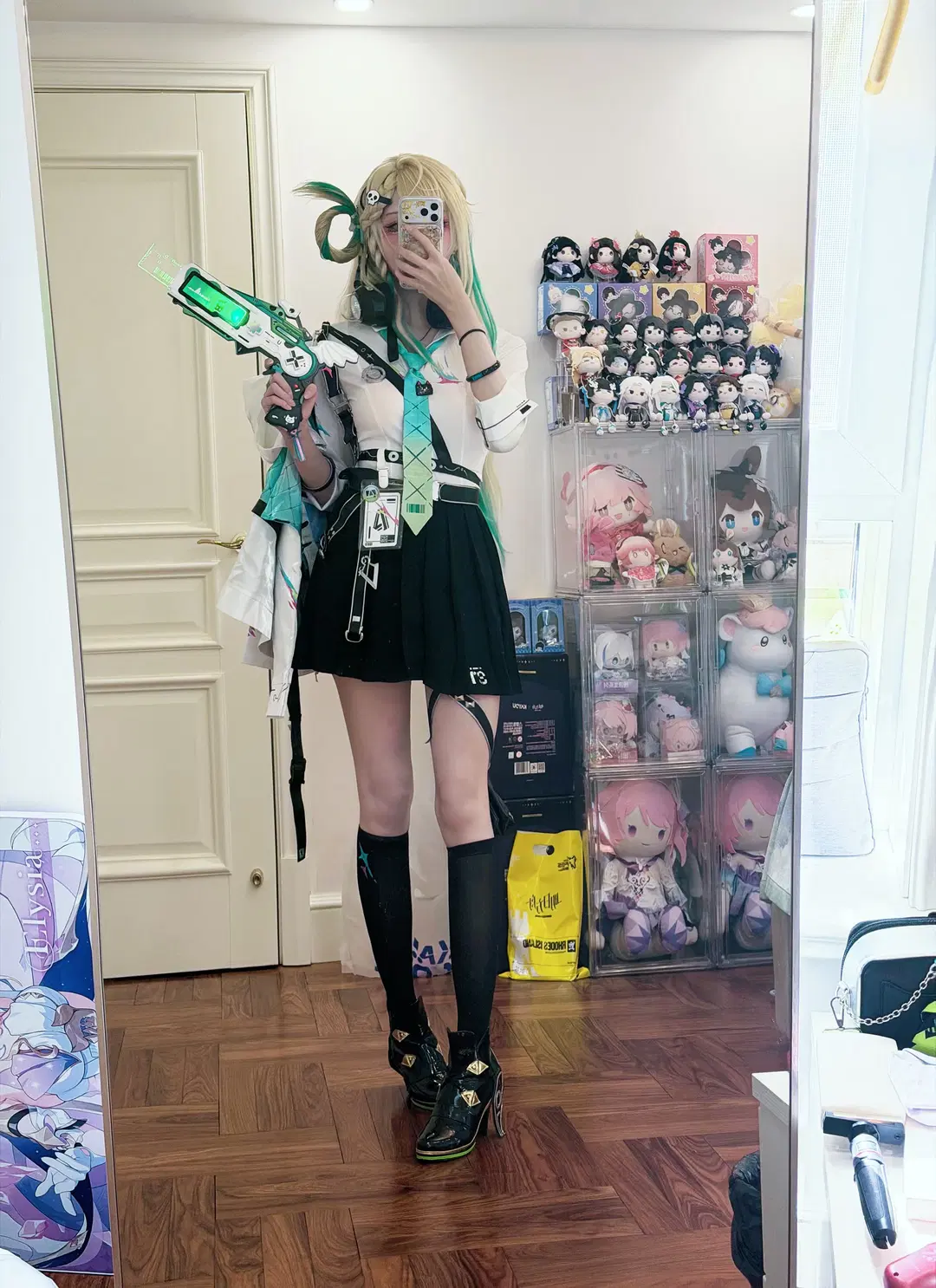 Wuthering Waves, Lynae cosplay, Anime cosplay, Black stockings, Wuthering Waves: Toward the Moon, Returning Together