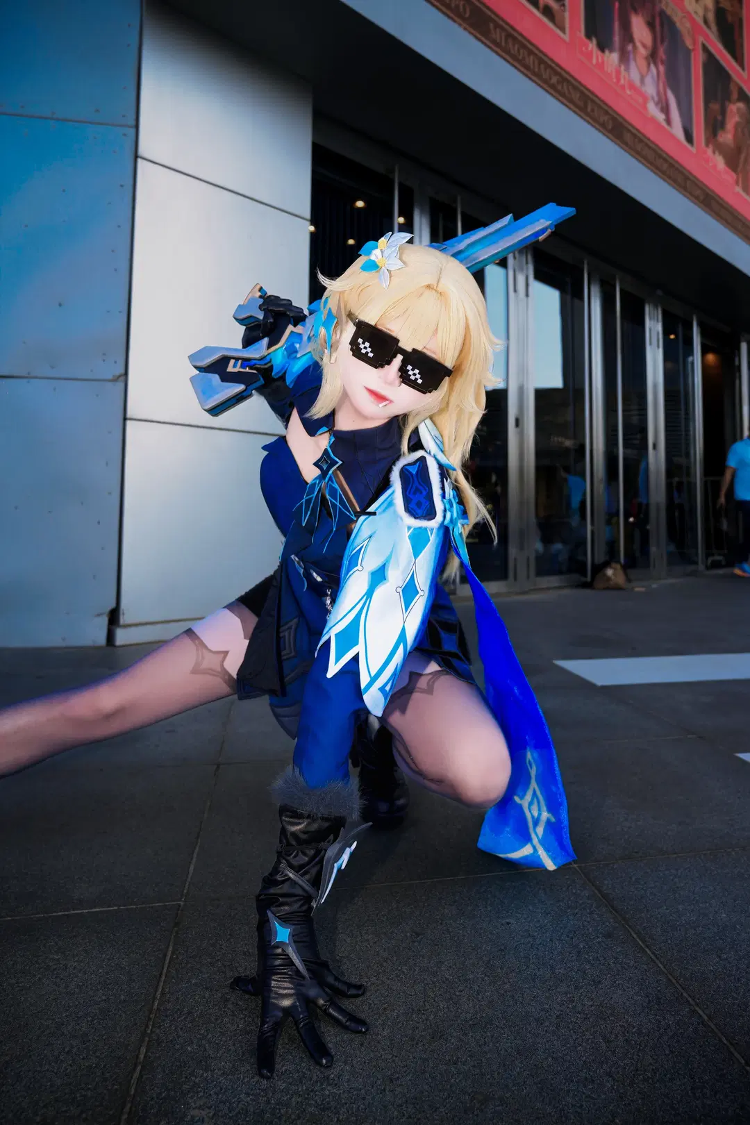 [Lumine cosplay] Genshin Impact Snezhnaya Style: An Aloof Battle Maiden Wielding a Greatsword by 挽穗 - Image 7