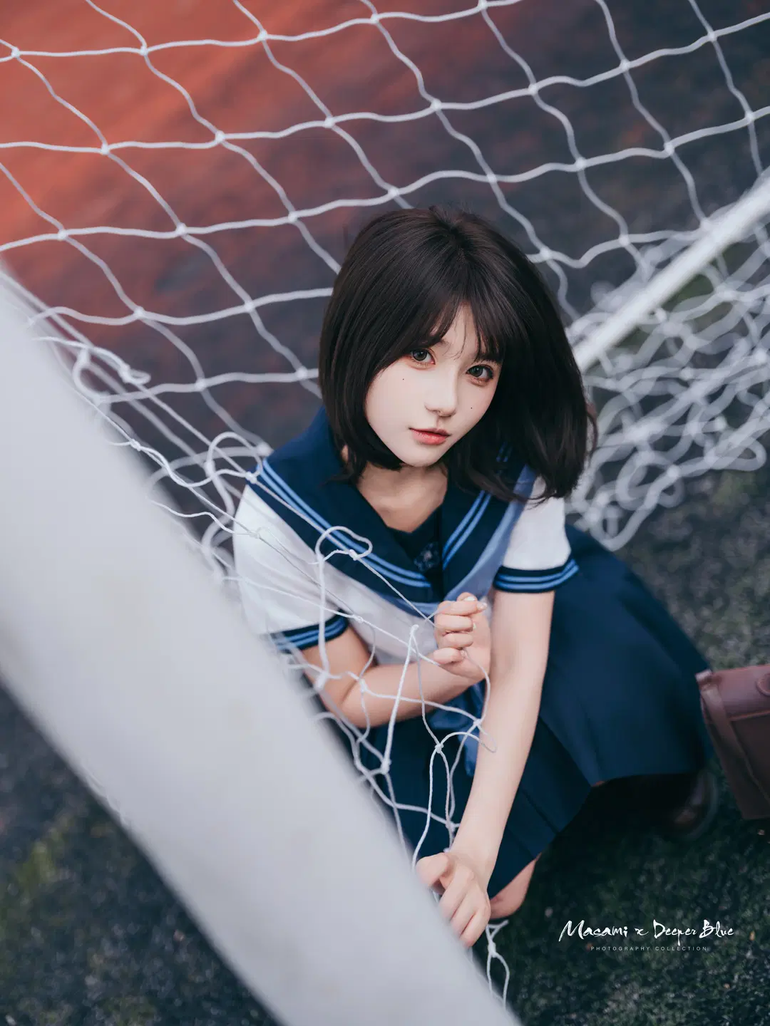 セーラー服とサッカーゴールネット、自然光のポートレートで刻む青春の二次元エモーション - 小蓝同学摄影会 - 3枚目