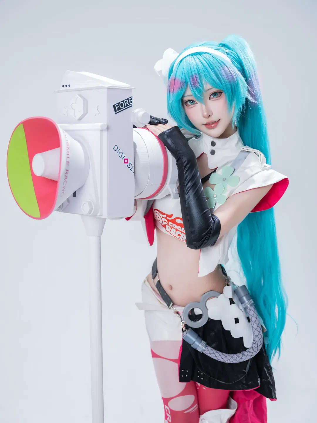 [Hatsune Miku cosplay] Racing Miku 2025, the track vitality of the Virtual Diva by 鲜葱薯片 - Image 3