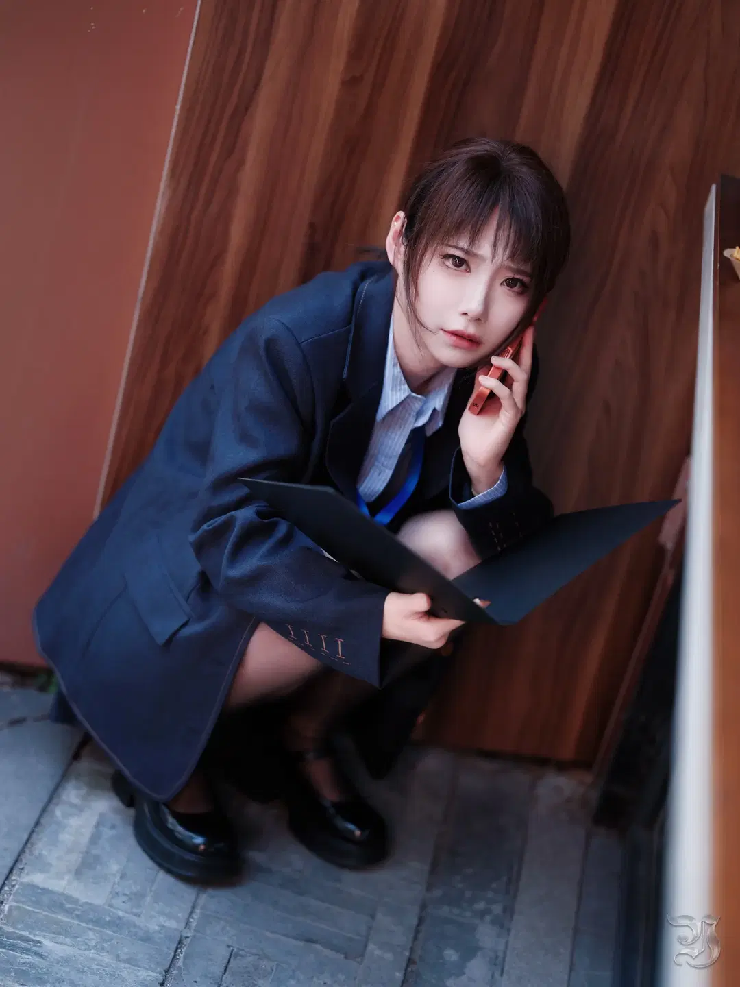 青白ストライプシャツに黒ストッキング、社畜の日常を描くビジネスポートレート - 跃动的小黑马 - 14枚目