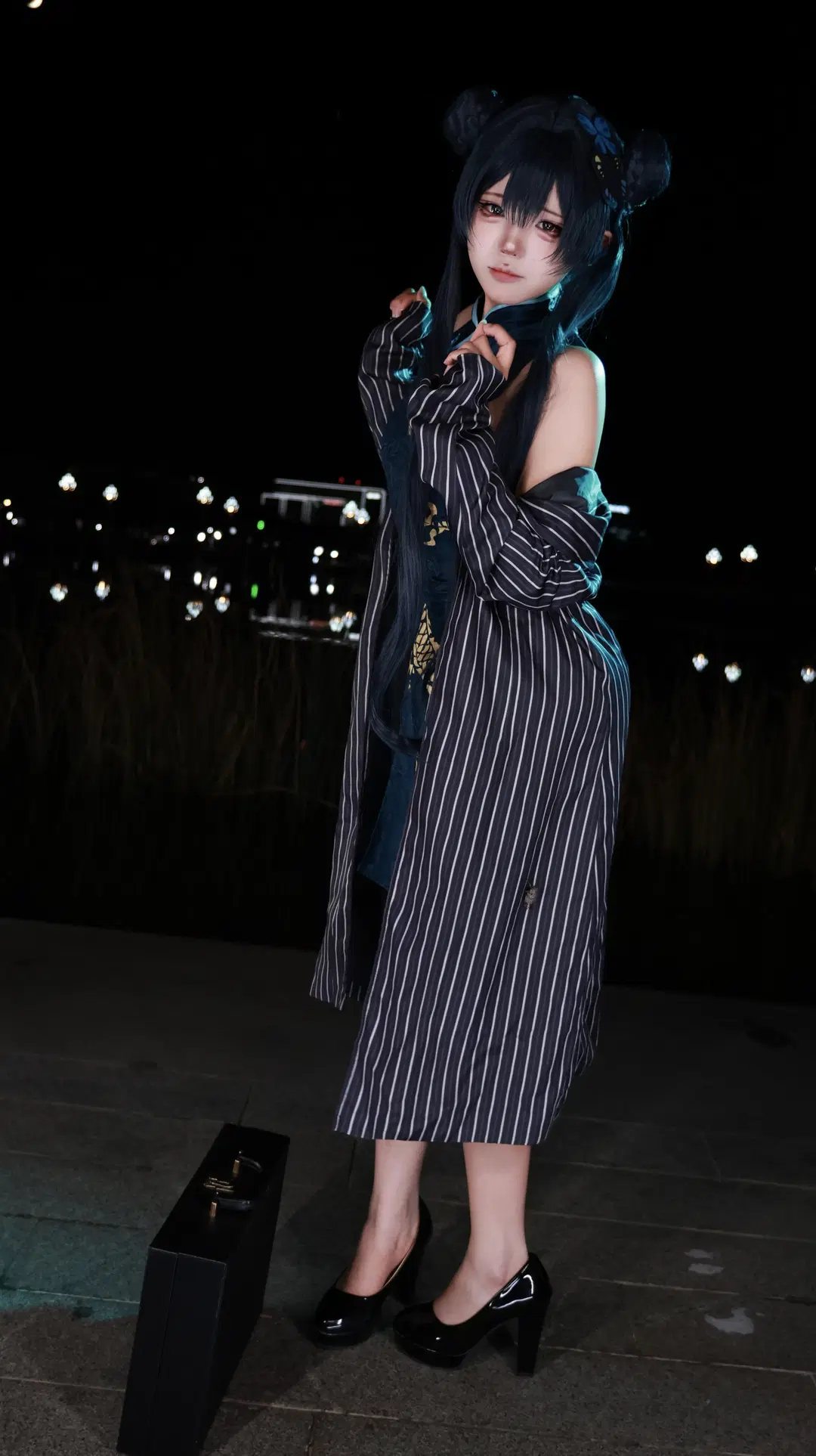 【Ryuge Kisaki cosplay】Pledge of Xuanlong Gate in Blue Archive: This Dragon-Pattern Qipao cosplay Holds Immense Presence by 小谷鸡 - Image 3