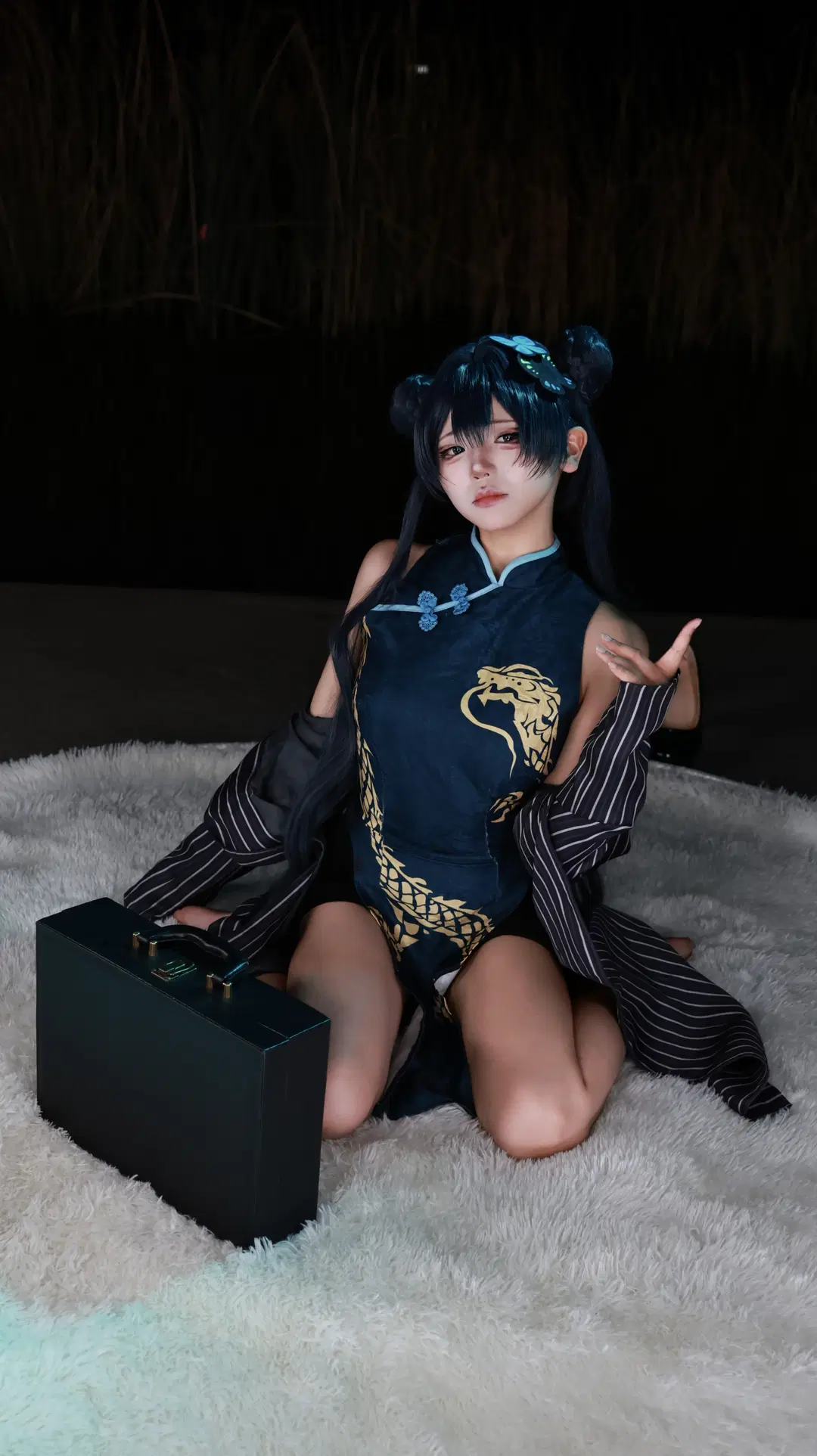 【Ryuge Kisaki cosplay】Pledge of Xuanlong Gate in Blue Archive: This Dragon-Pattern Qipao cosplay Holds Immense Presence by 小谷鸡 - Image 4