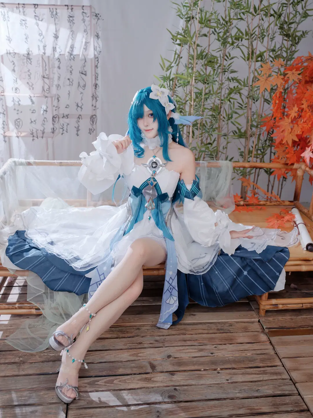 【ヴォジャニーツァ コスプレ】『原神』青髪スタイルと煌めく超大ボリュームドレスの調和 - 鹿野奈奈 - 2枚目