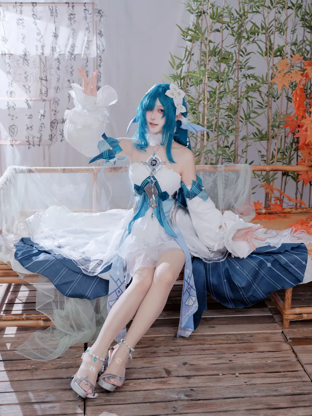 【ヴォジャニーツァ コスプレ】『原神』青髪スタイルと煌めく超大ボリュームドレスの調和 - 鹿野奈奈 - 3枚目