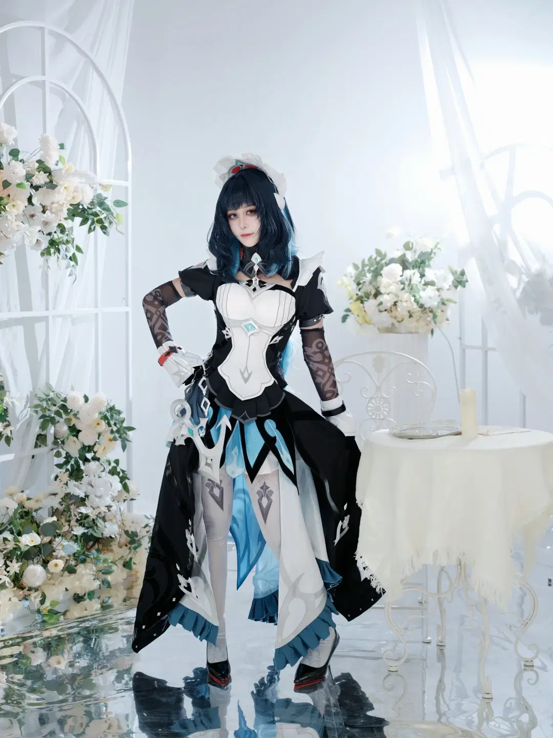 【达妮卡cos】纯白镜面下的黑白蓝战斗服 - 鹿野奈奈 - 第3张