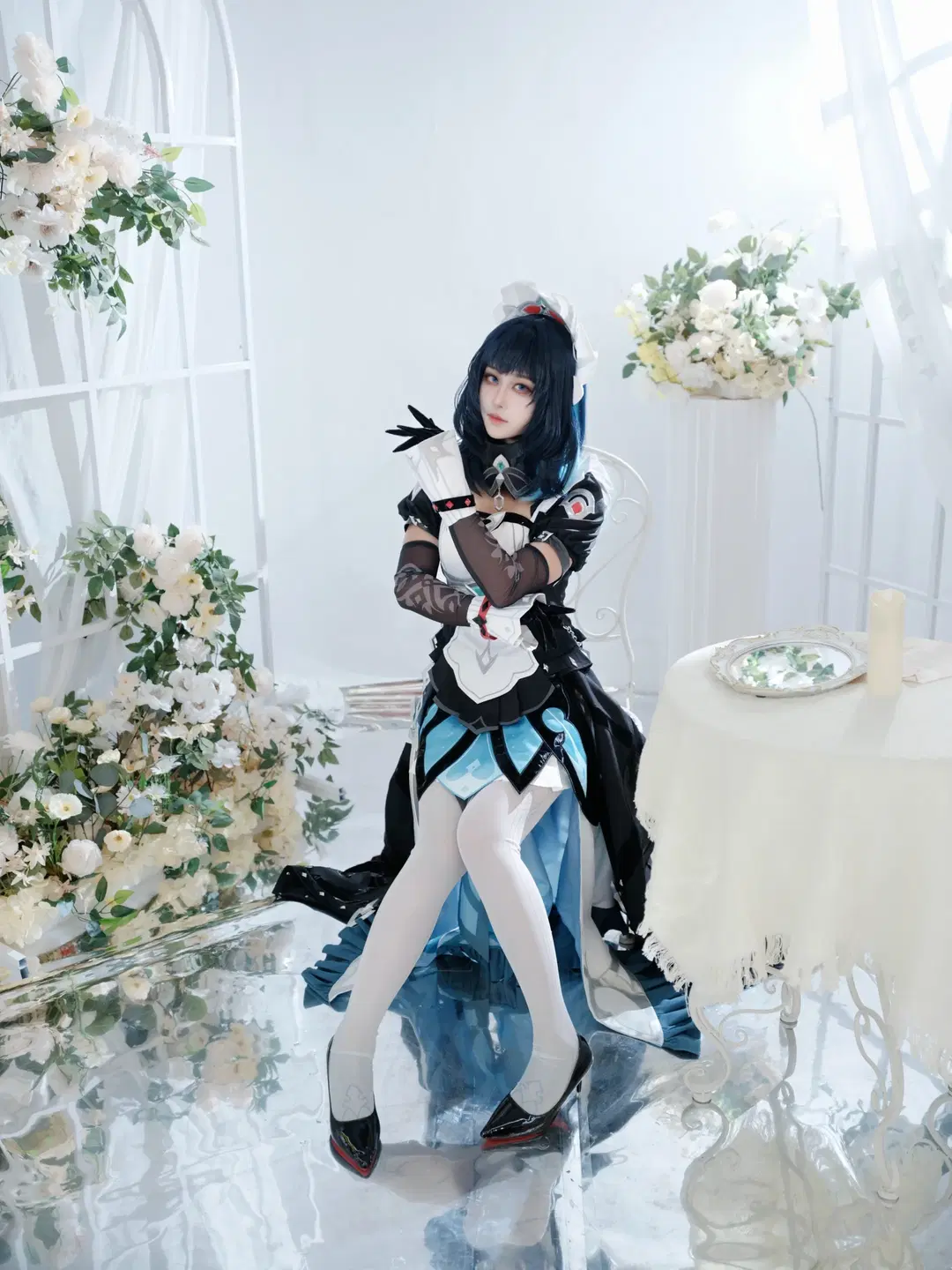 【达妮卡cos】纯白镜面下的黑白蓝战斗服 - 鹿野奈奈 - 第5张