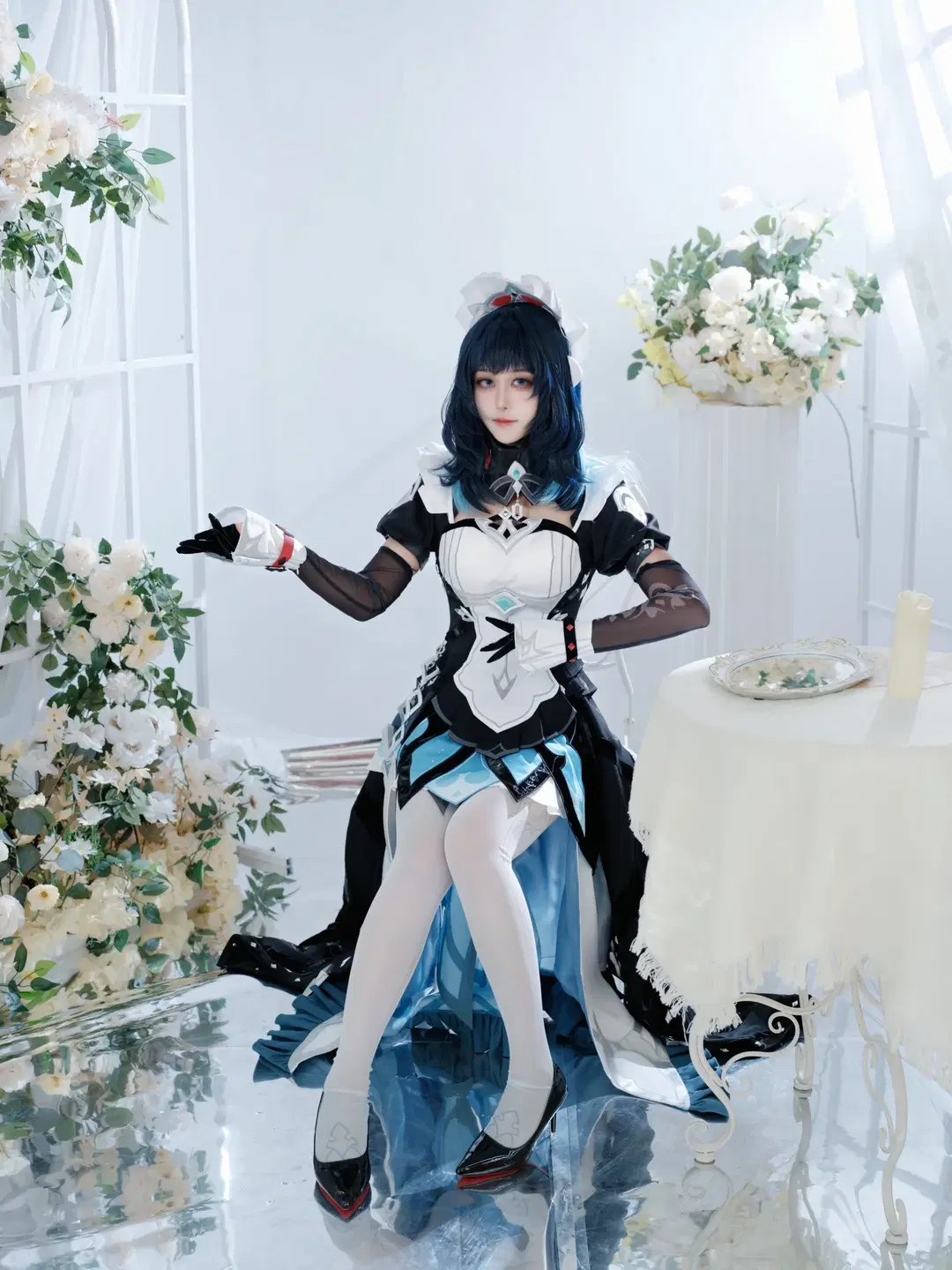 【达妮卡cos】纯白镜面下的黑白蓝战斗服 - 鹿野奈奈 - 第6张