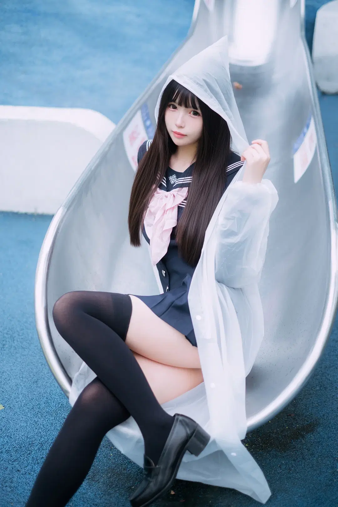下雨天的游乐场，透明雨衣和水手服的碰撞 - HIRO_午饭饭 - 第2张