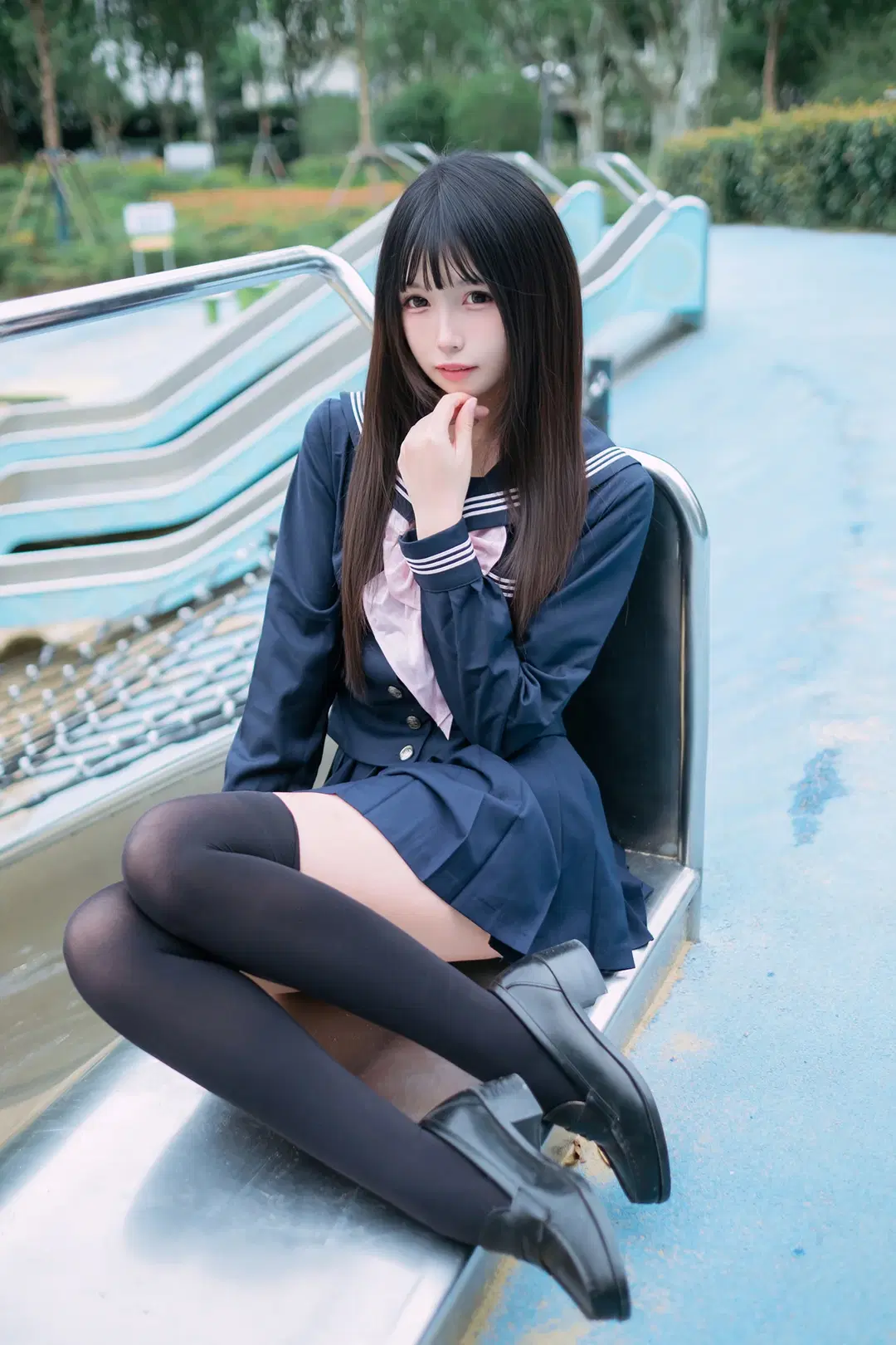 JK制服, 人像摄影, 黑丝过膝袜, 游乐场写真, 透明雨衣