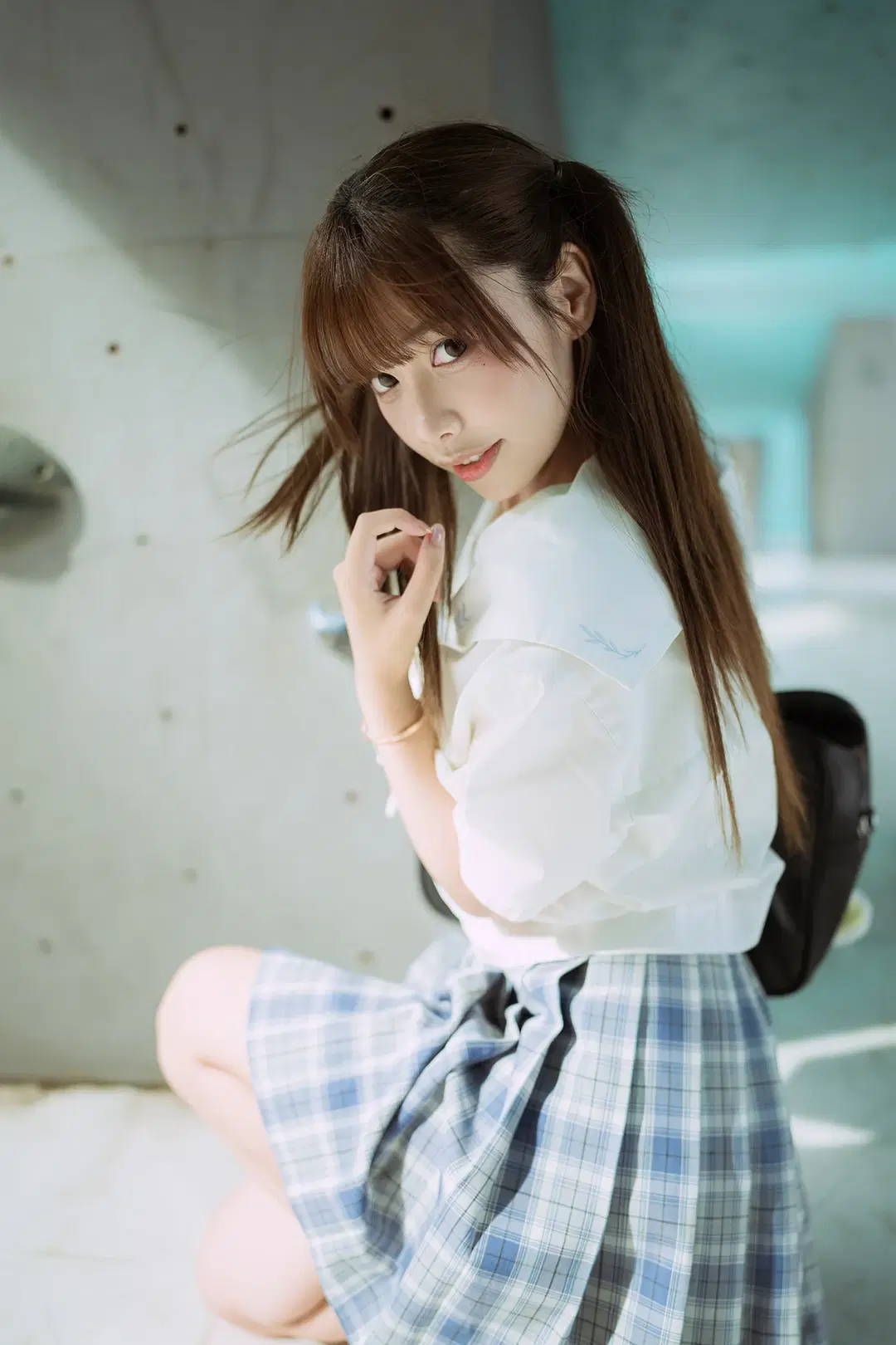 Twintails JK uniform cosplay Japanese style photography: Vintage camera and the river breeze by HIRO_午饭饭 - Image 3