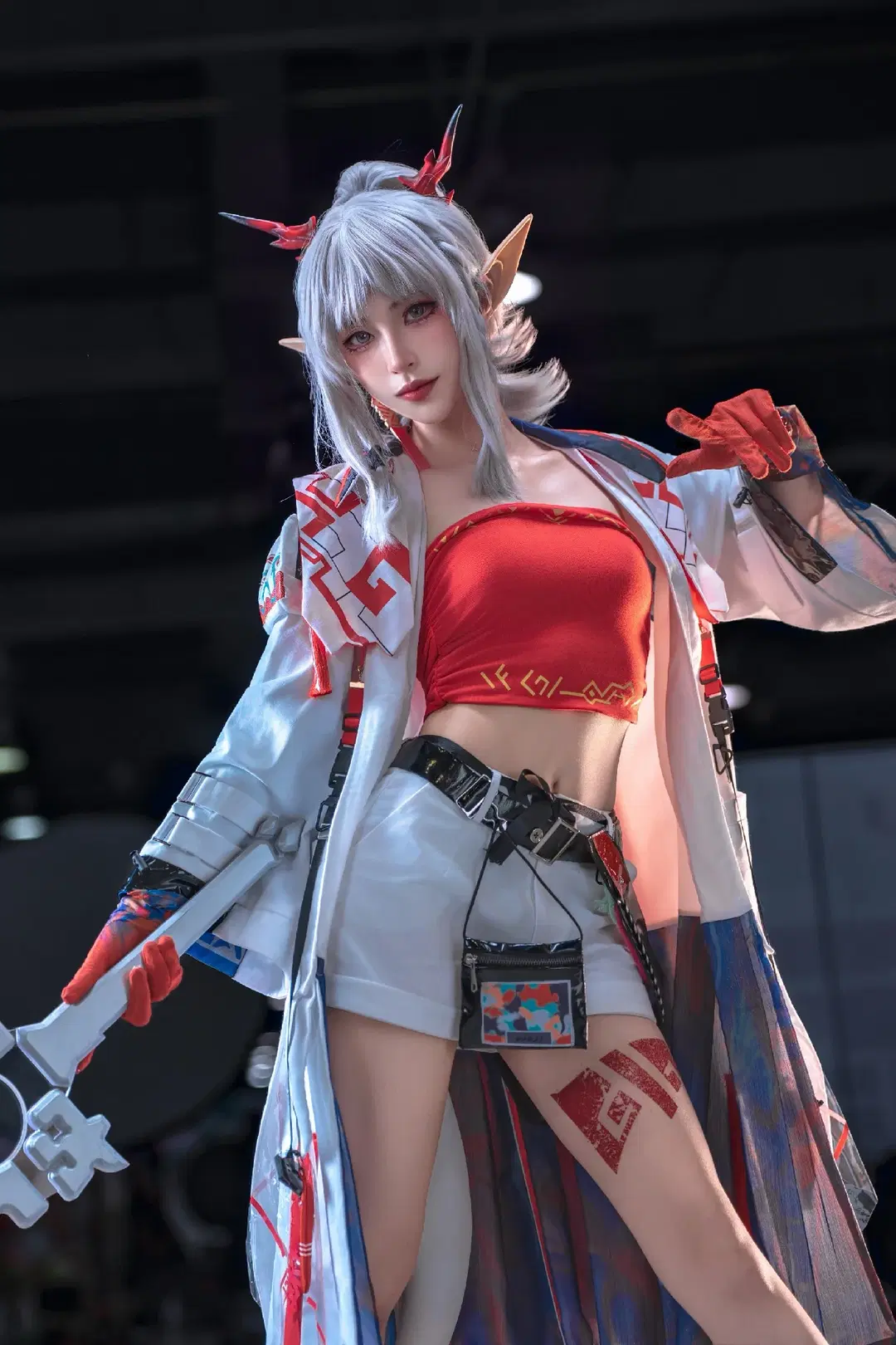 [Nian cosplay] Arknights: Director Nian is Online to Forge Iron, Convention Photos Pose Sharing by 如花 - Image 2